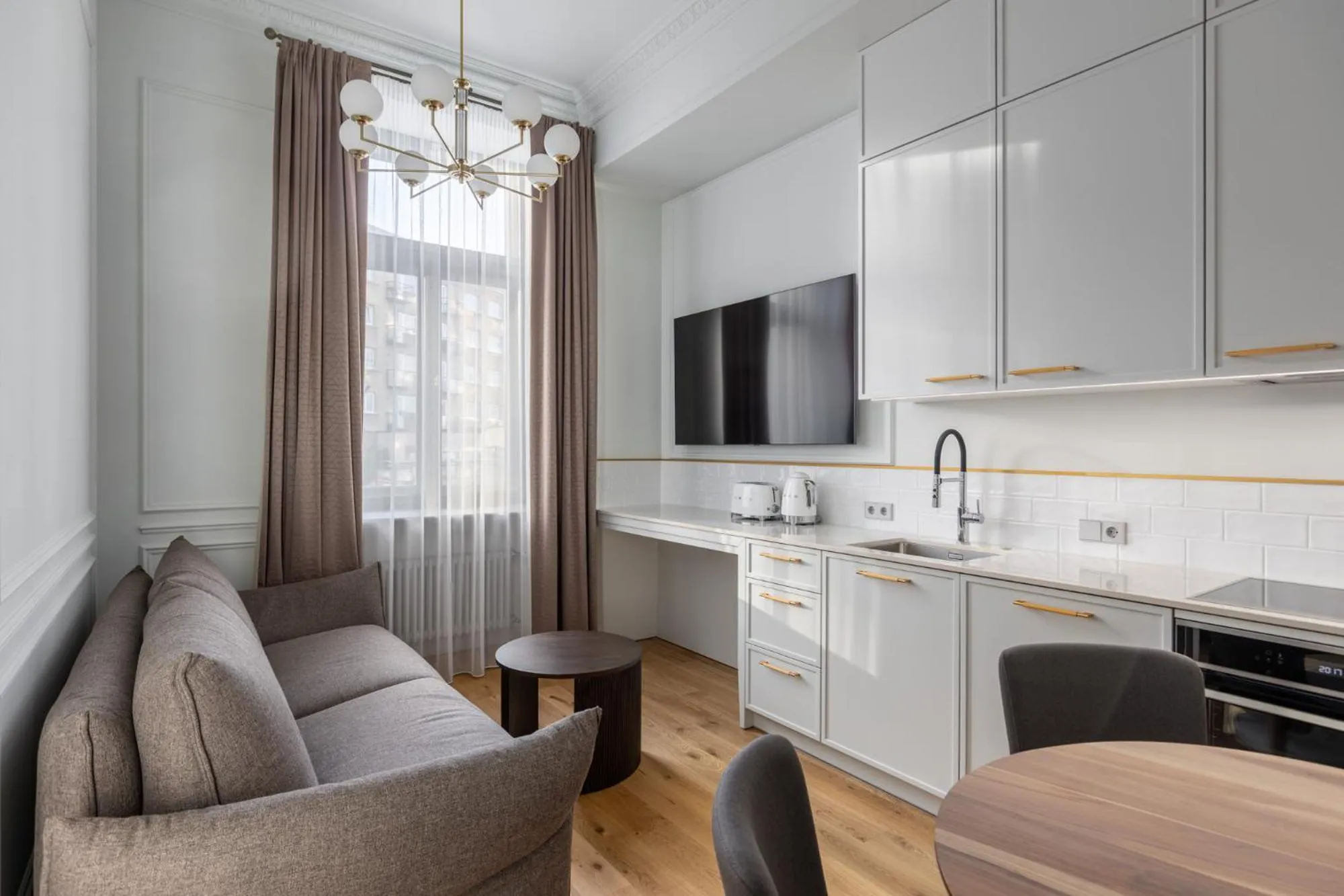 Roze Center Apartments