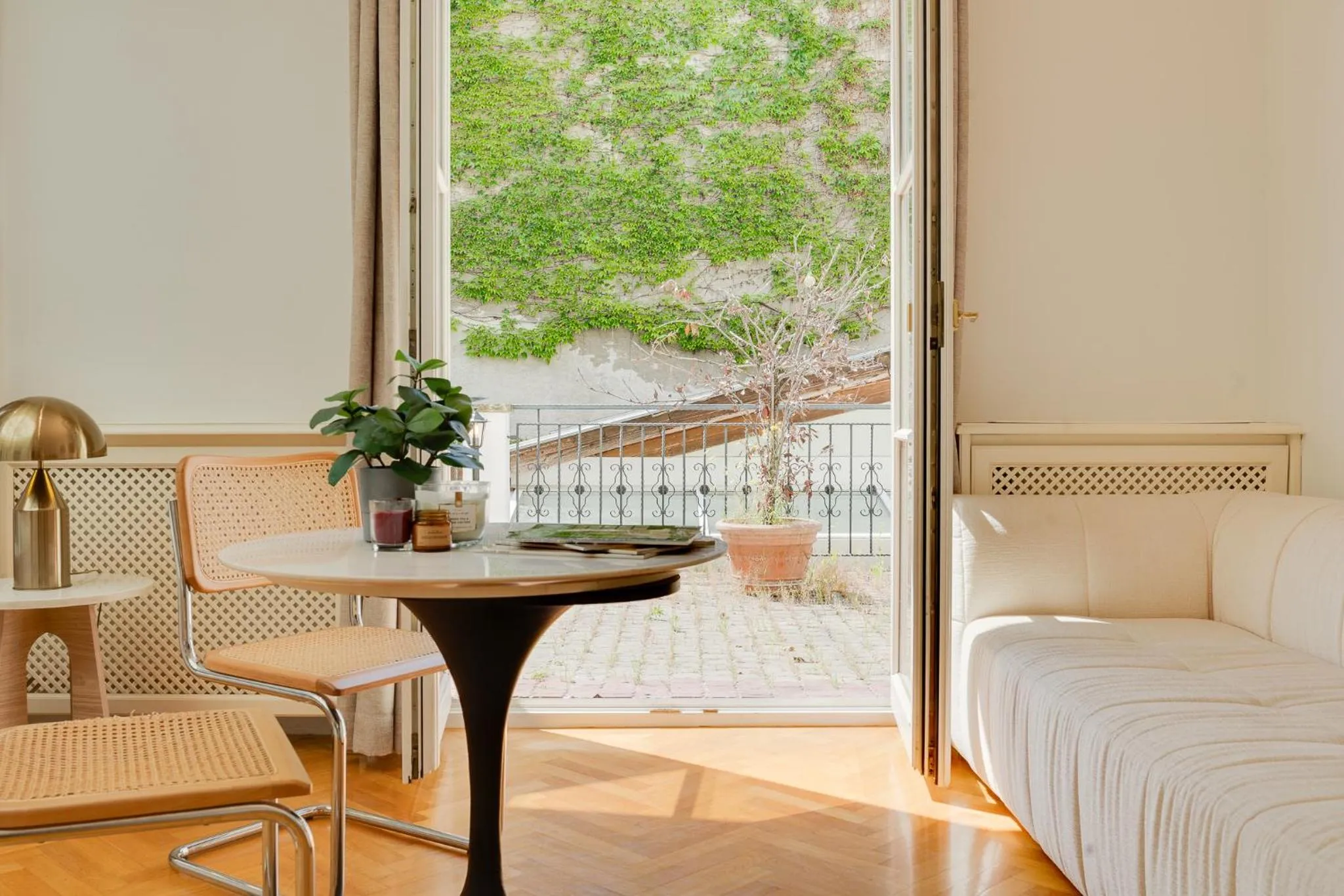 Patio, Bed in Atik Hotel Vienna