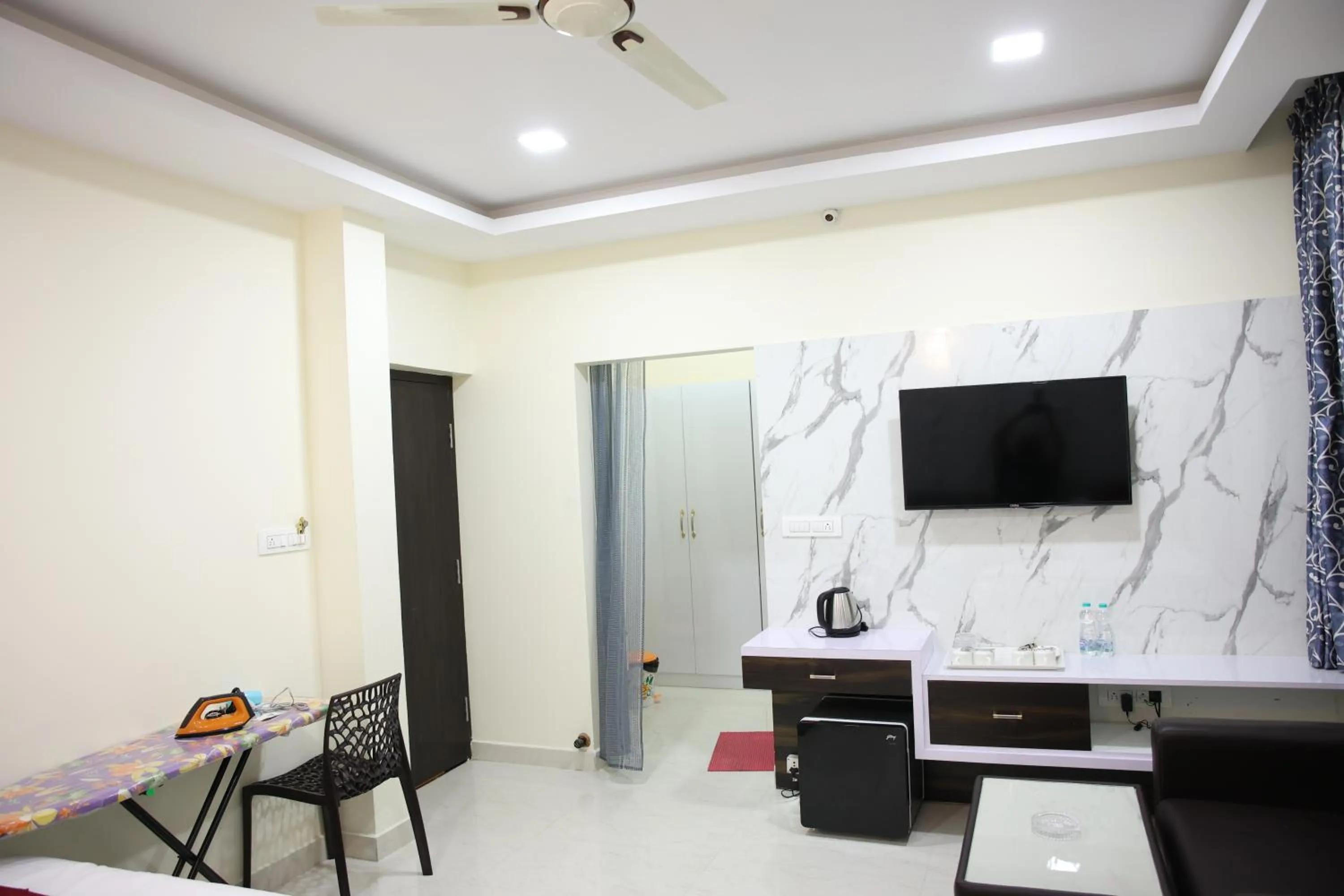 Communal lounge/ TV room in Sunshine International Boarding & Lodging