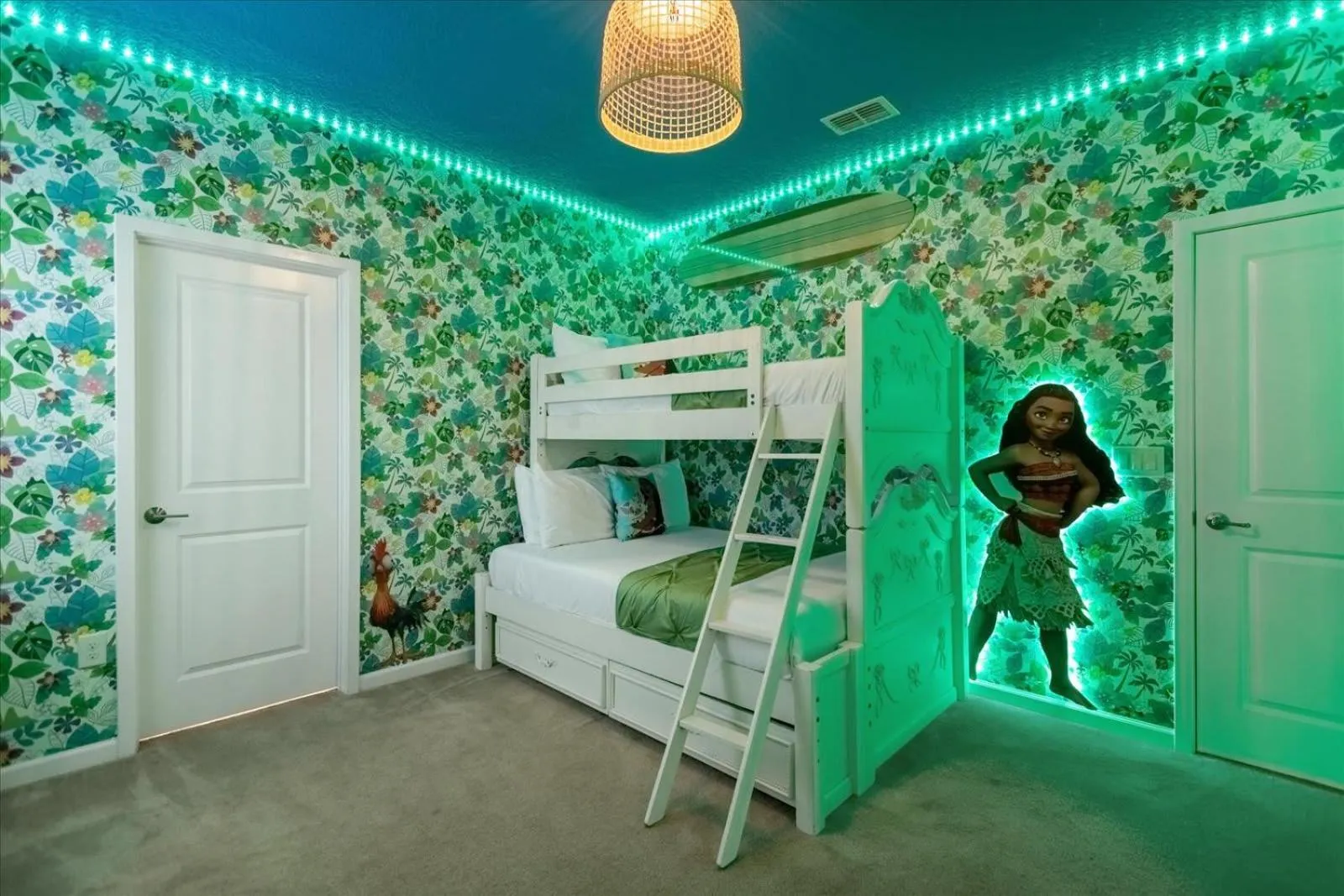 Bed in 5BR Family Home with Pool & Hot Tub Near Disney