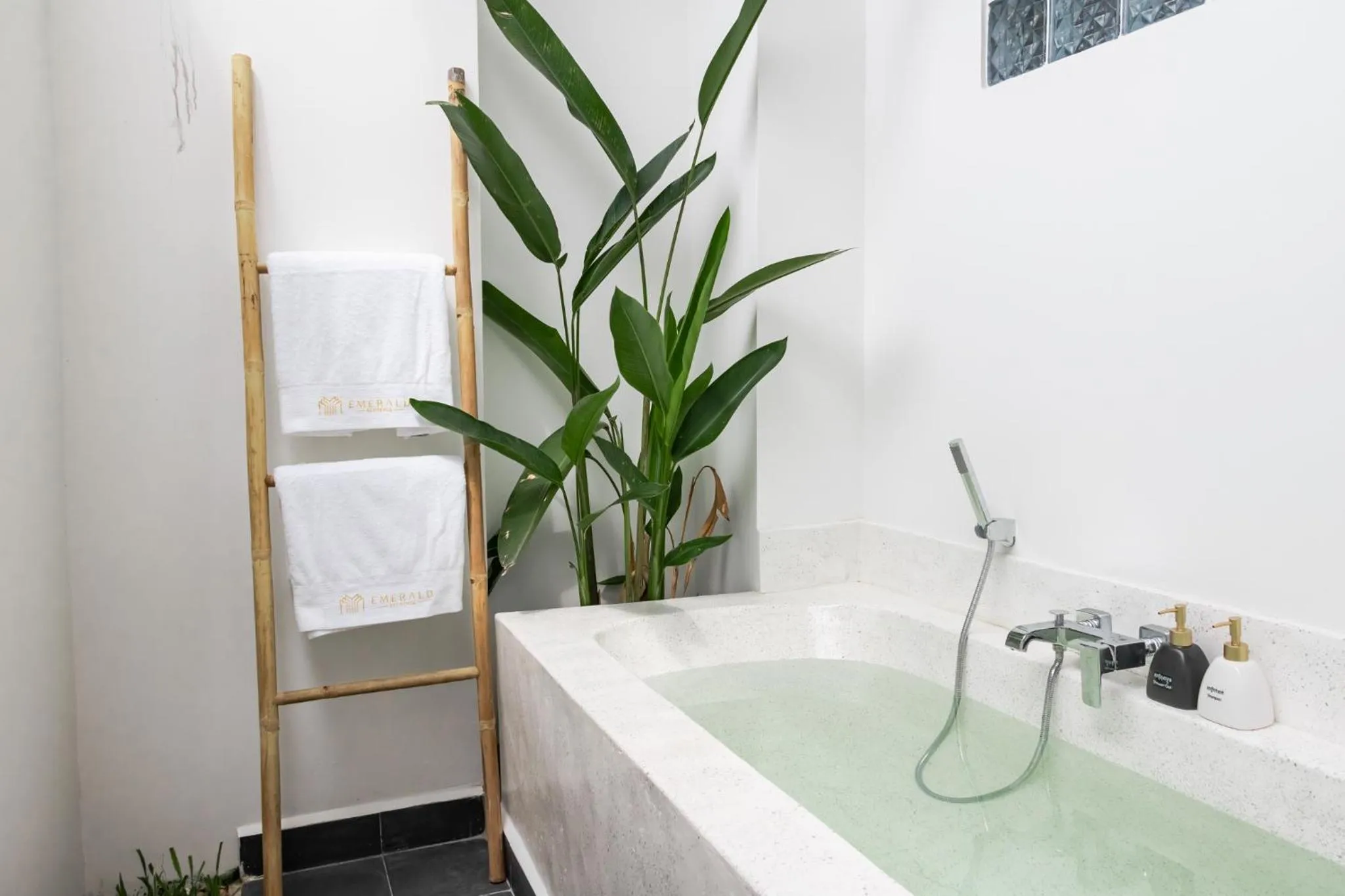 Emerald Residence Kampot