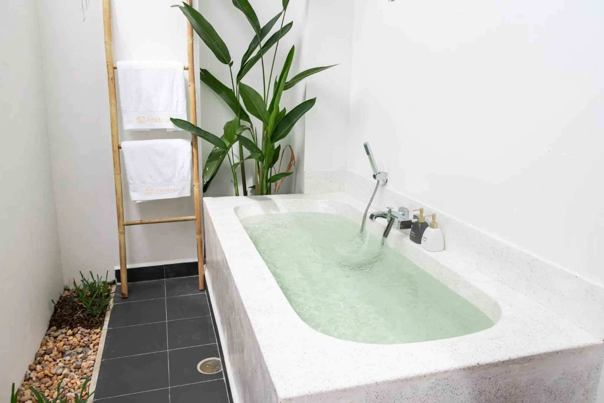 Emerald Residence Kampot