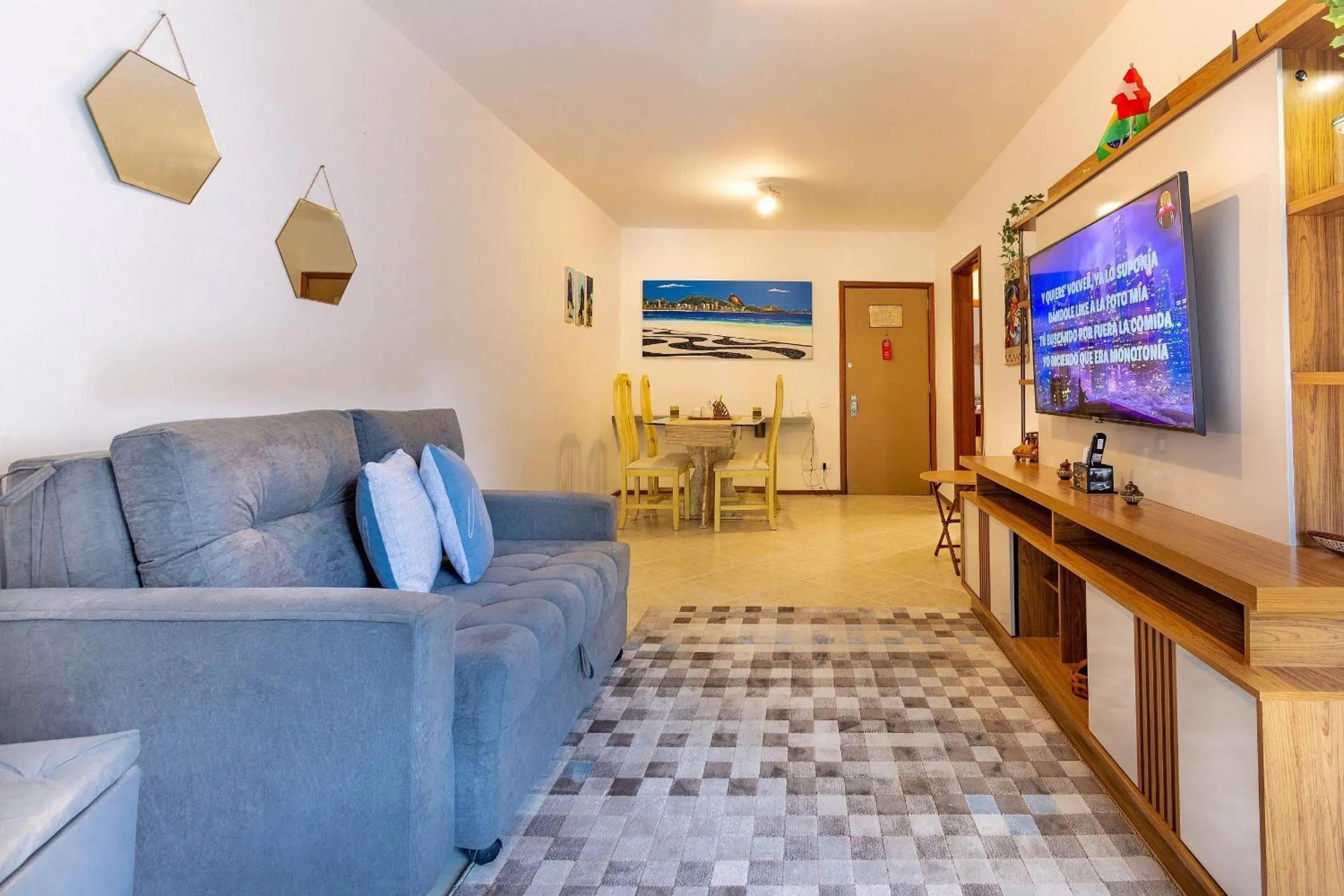 TV and multimedia in Perto da praia c/ Piscina!