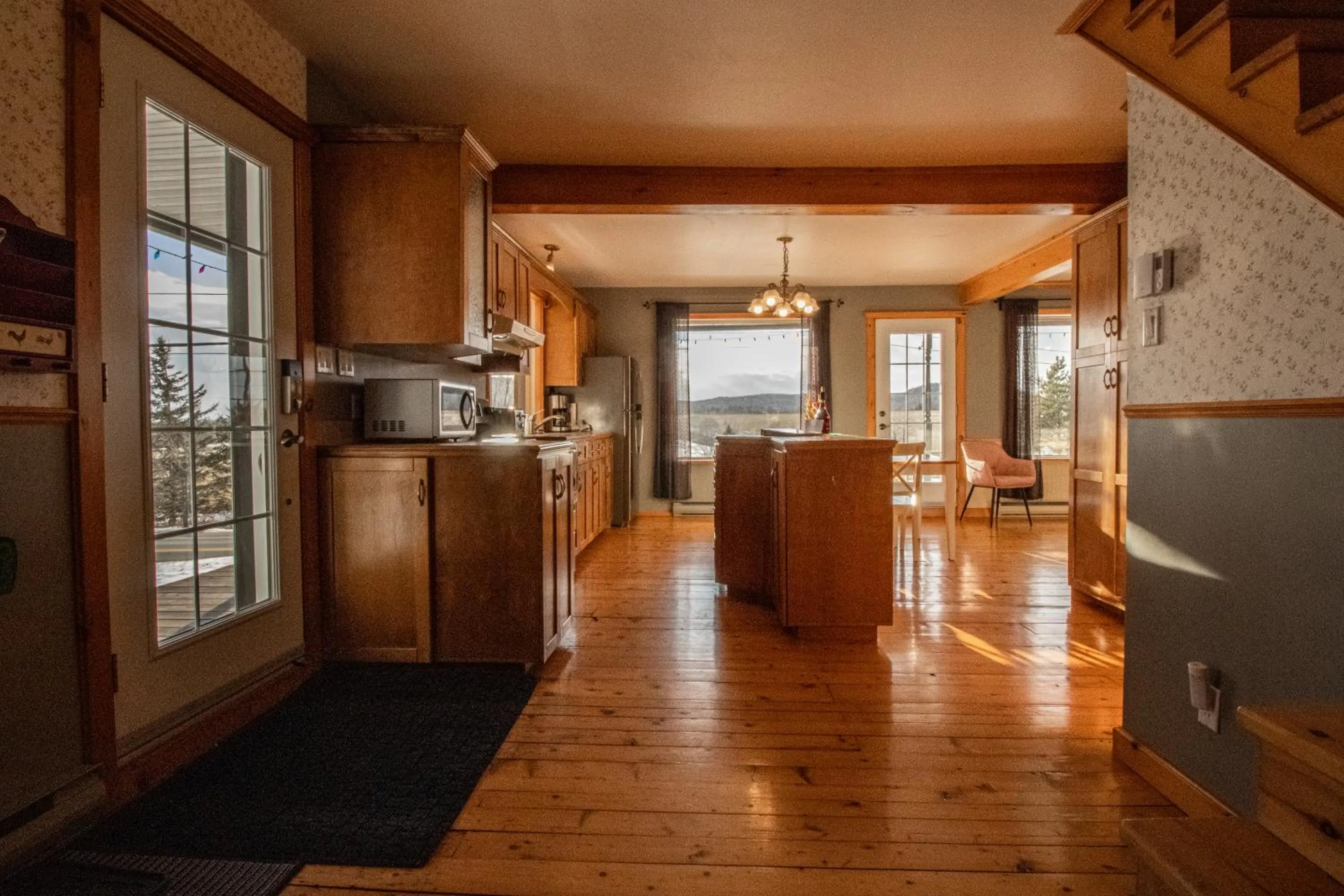 Kitchen or kitchenette in Les Chalets Tourisma - Maison de campagne avec spa - La Campagnarde