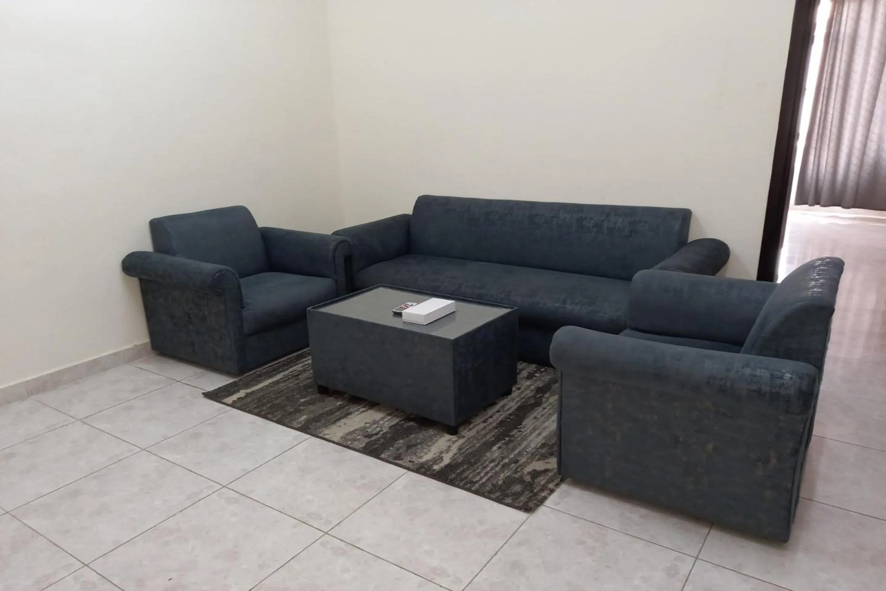 Bedroom in Super OYO 147 Babylon Furnished Apartment