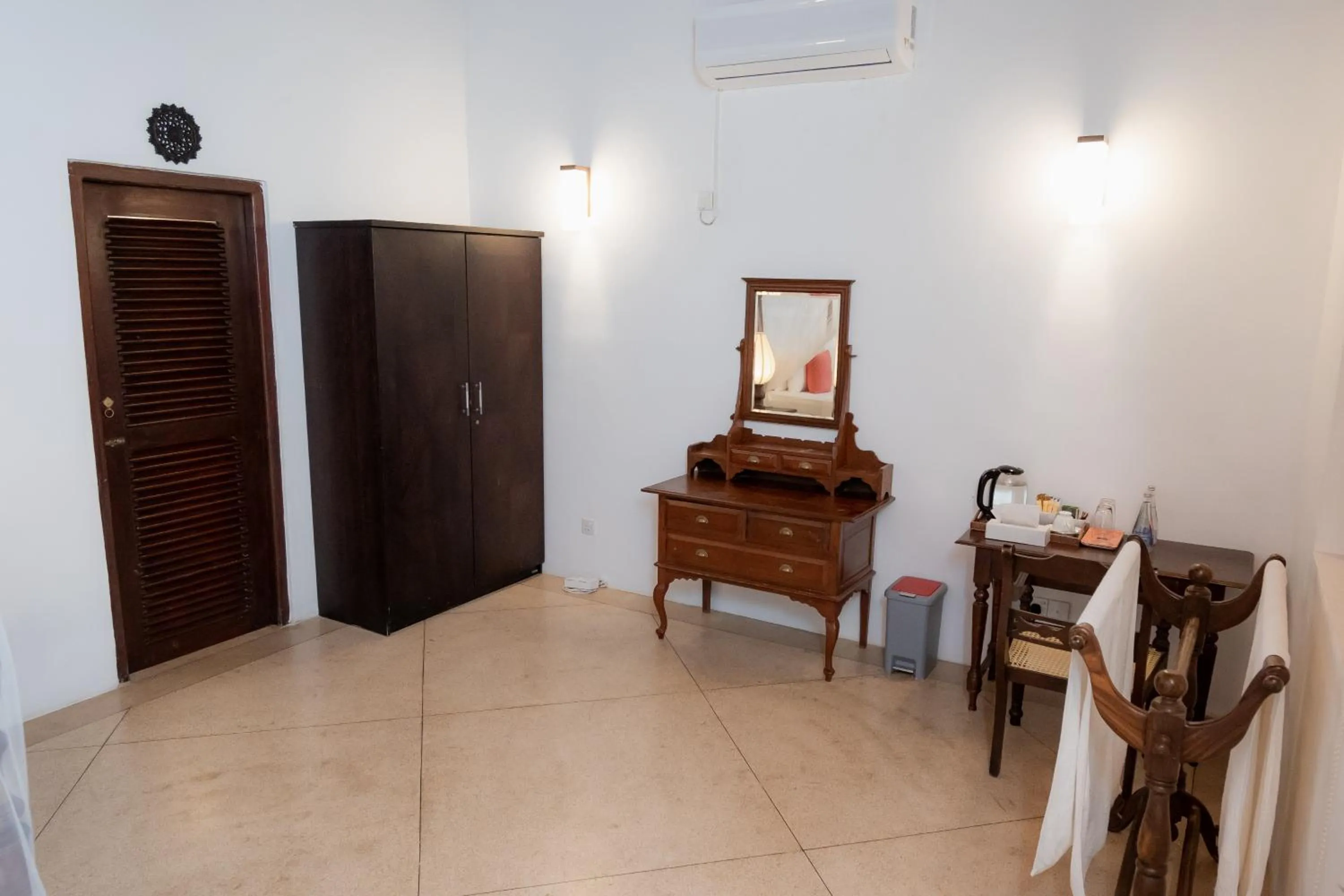 wardrobe in GALLE HERITAGE VILLA