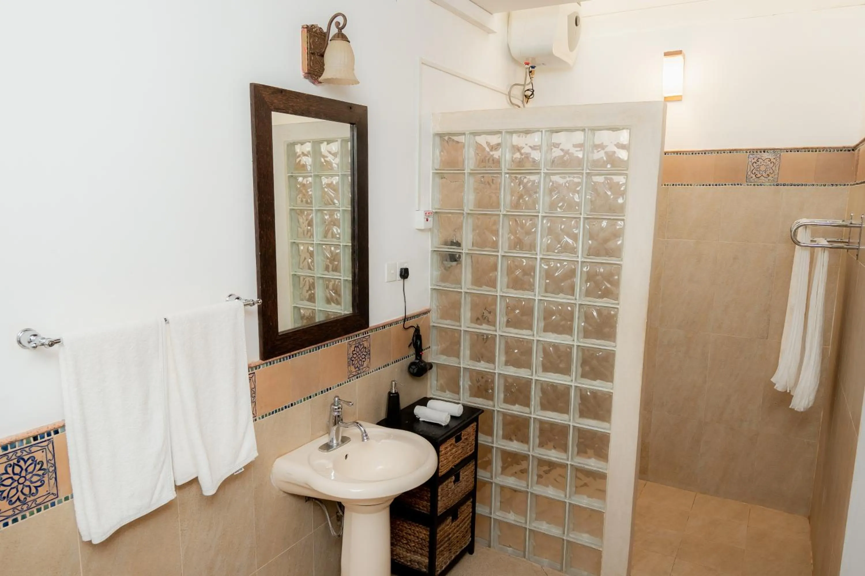 Shower in GALLE HERITAGE VILLA