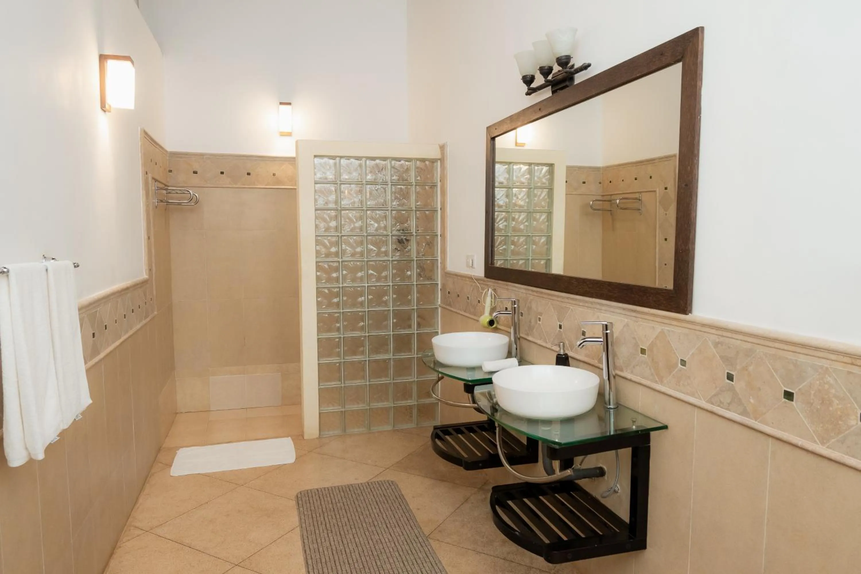 Shower in GALLE HERITAGE VILLA