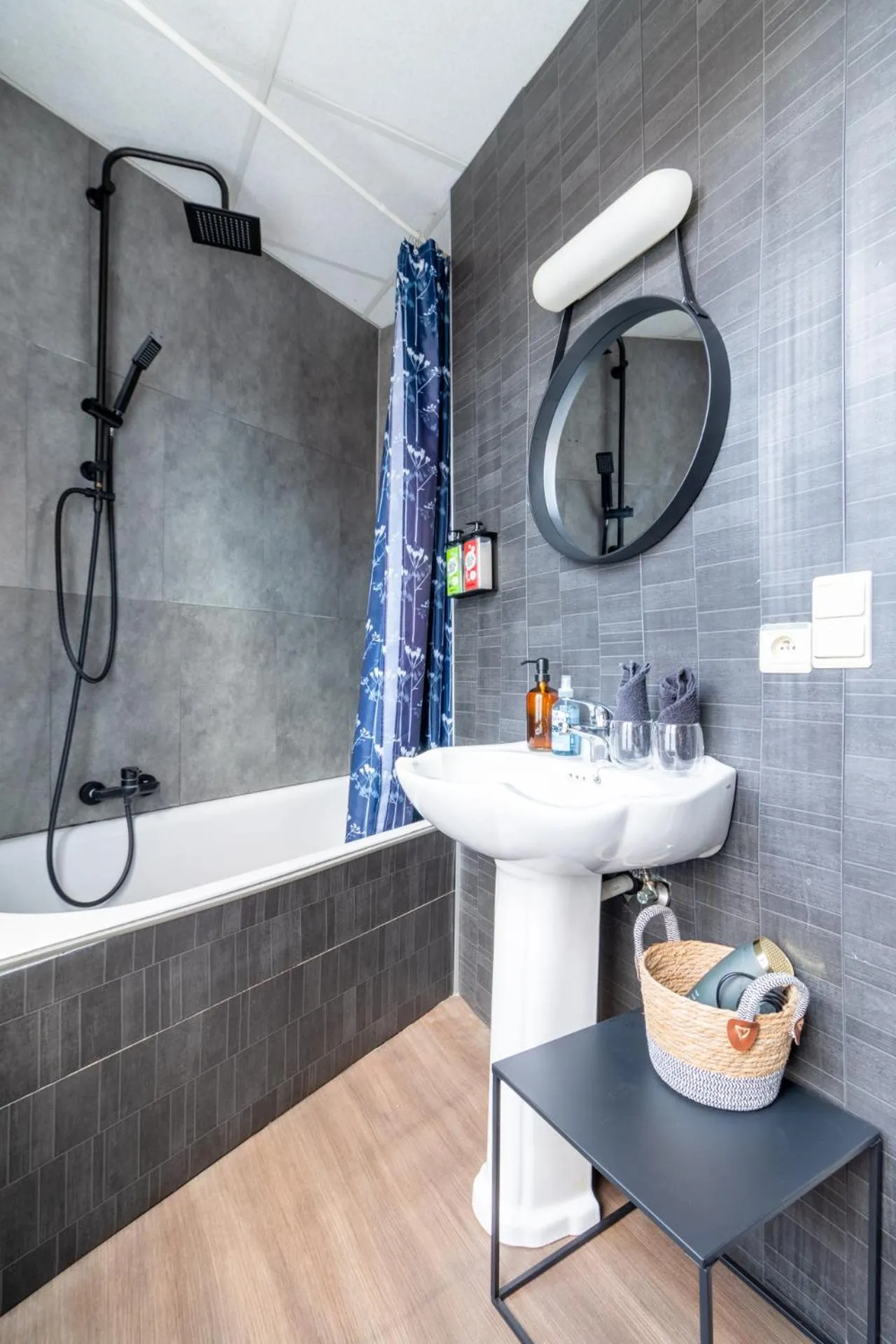 Bathroom in Hotel Entree - Canal View Bruges