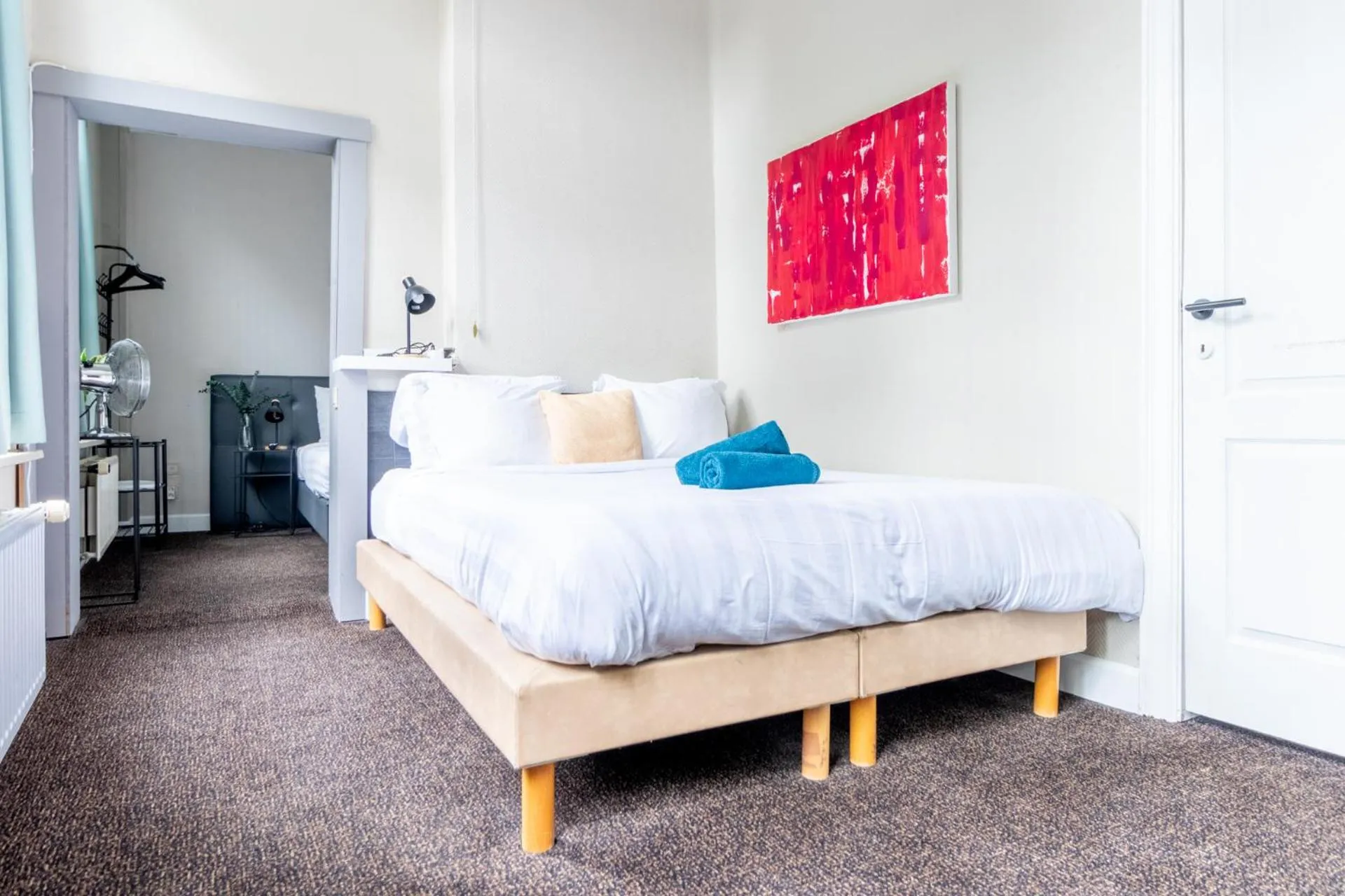 Bed in Hotel Entree - Canal View Bruges