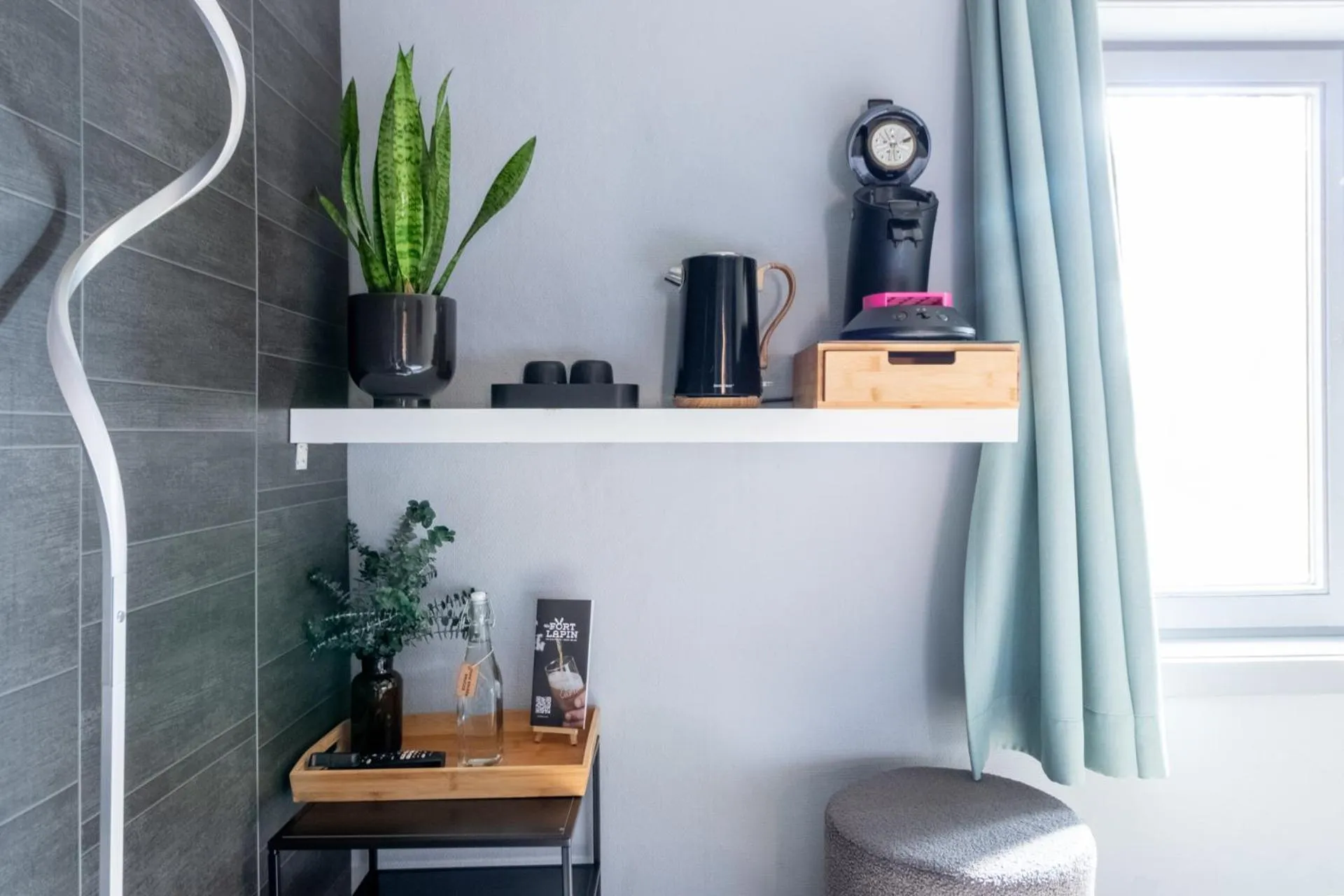 Coffee/tea facilities in Hotel Entree - Canal View Bruges