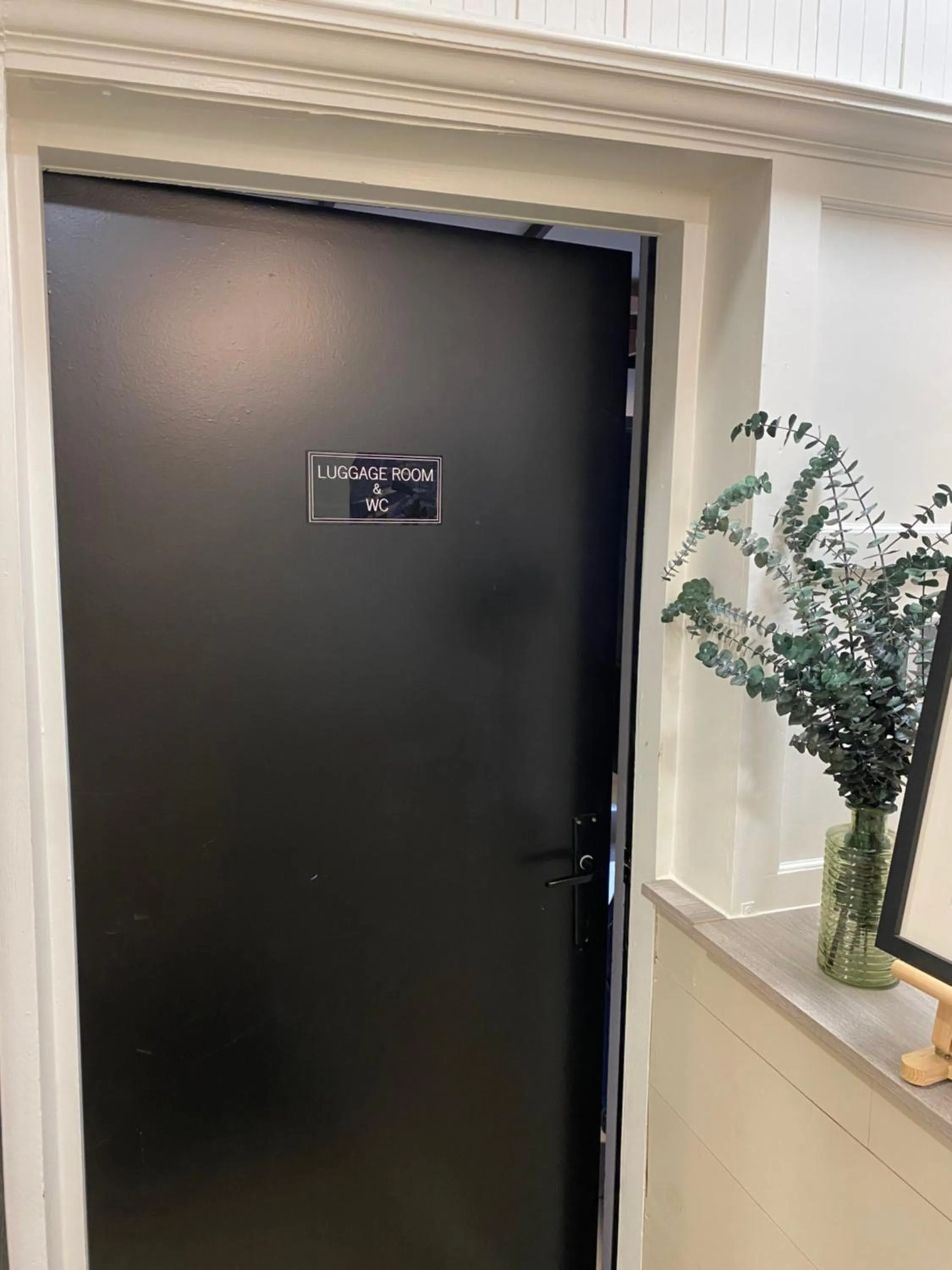 Toilet in Hotel Entree - Canal View Bruges