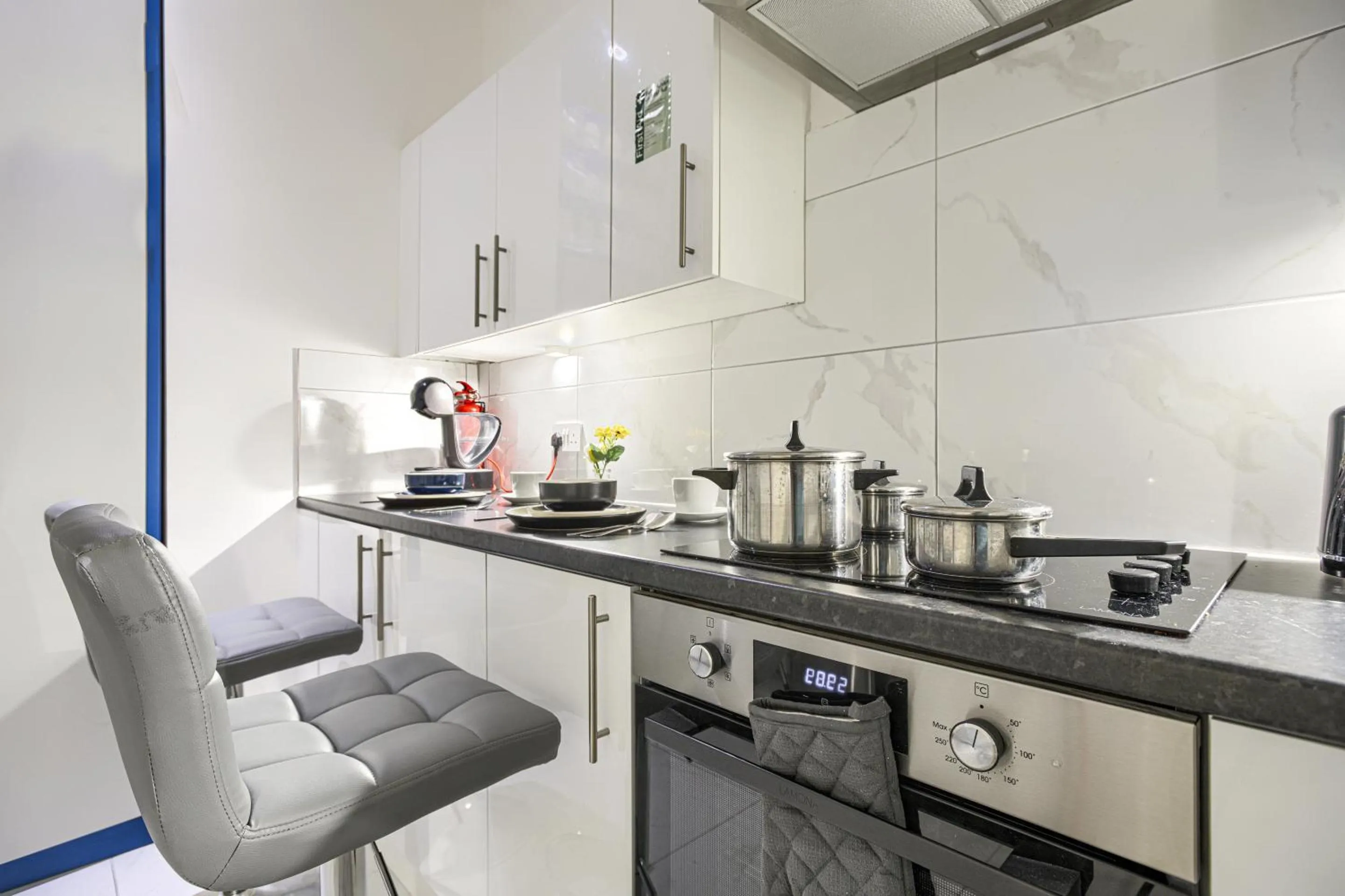 Kitchen or kitchenette in The Finsbury Deluxe Apartments