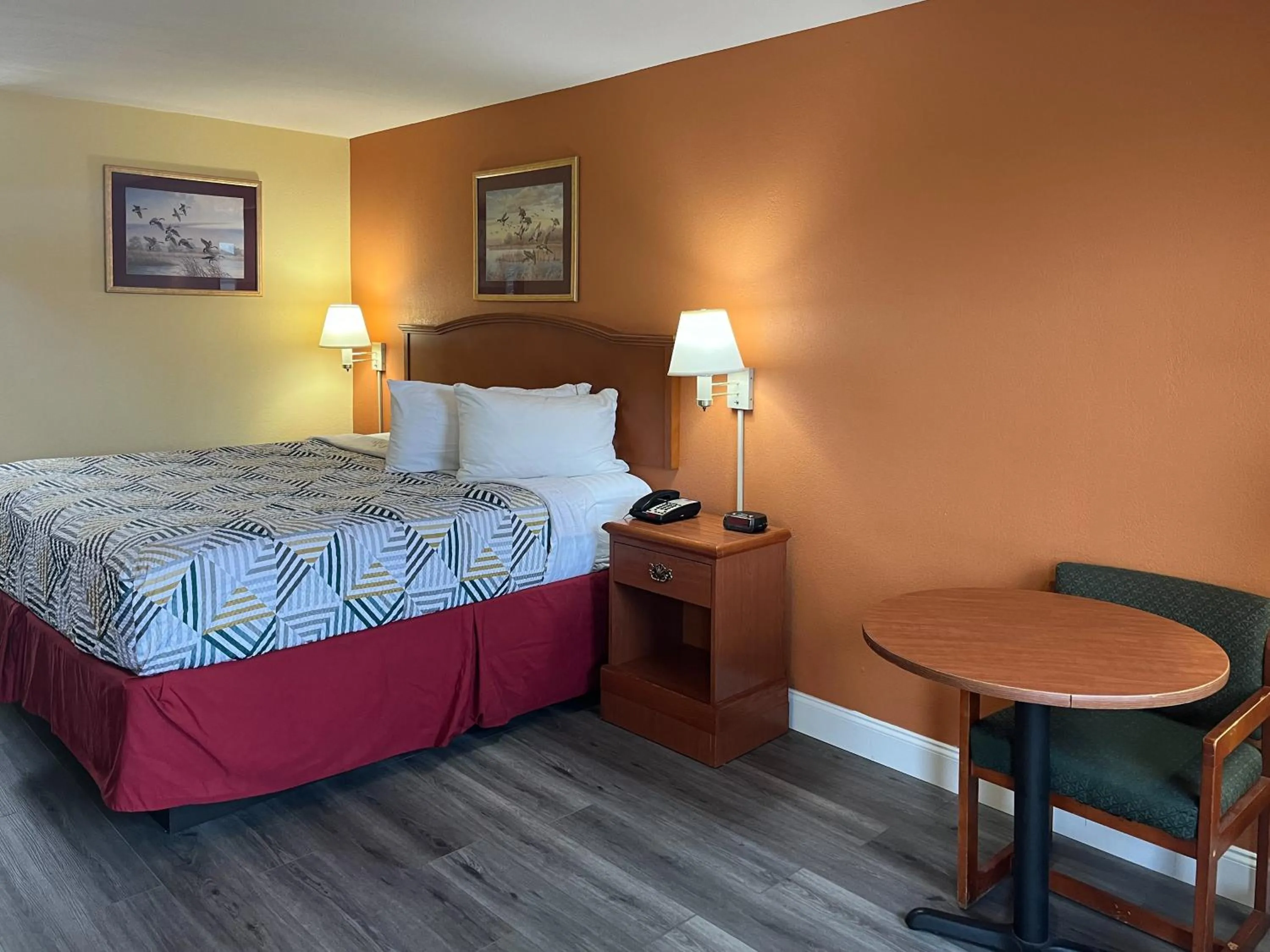 Bedroom, Bed in Motel 6 Morrilton, AR