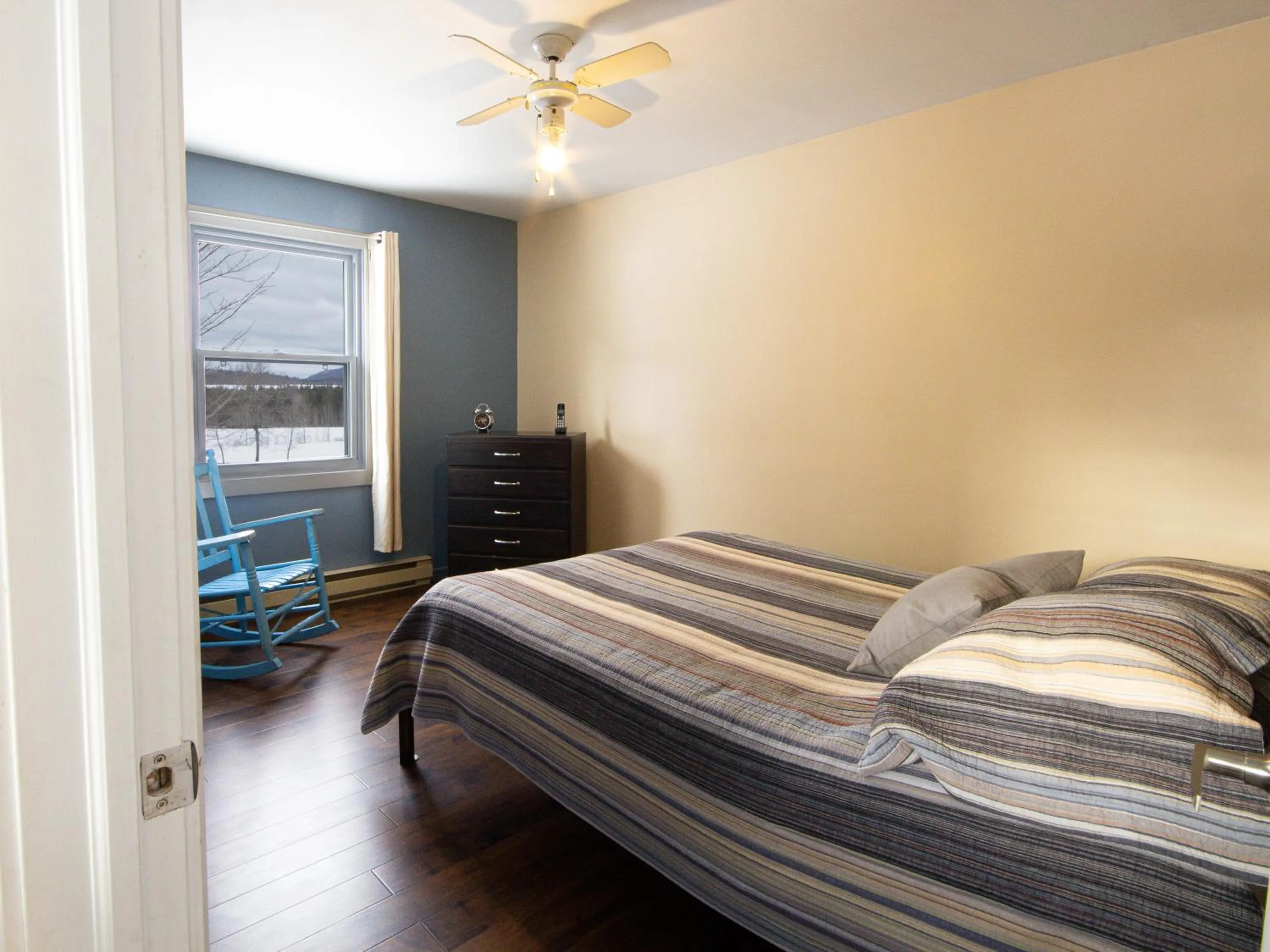 Bed in Les Chalets Tourisma - Maison de campagne avec spa privé - La Familiale