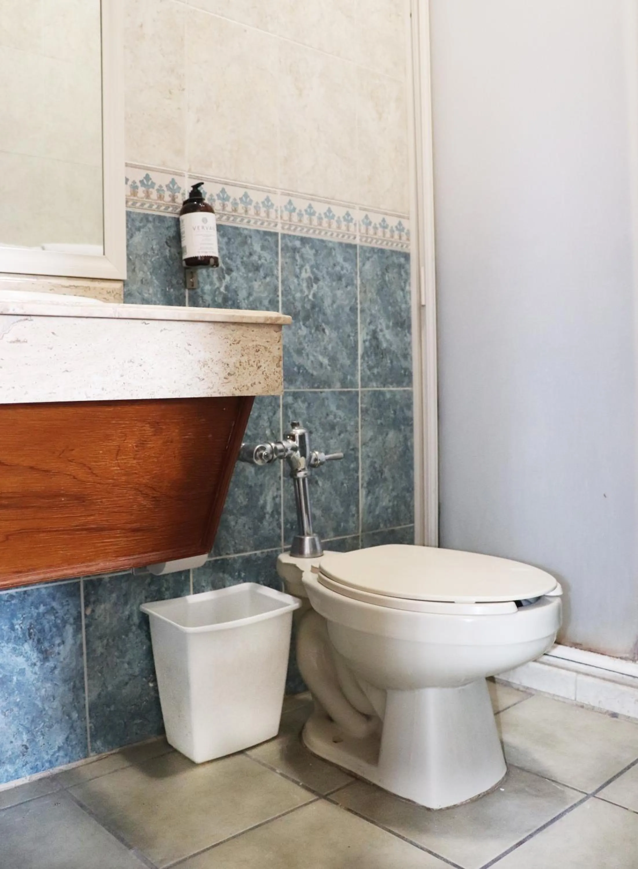 Shower in Hotel Plaza San Juan