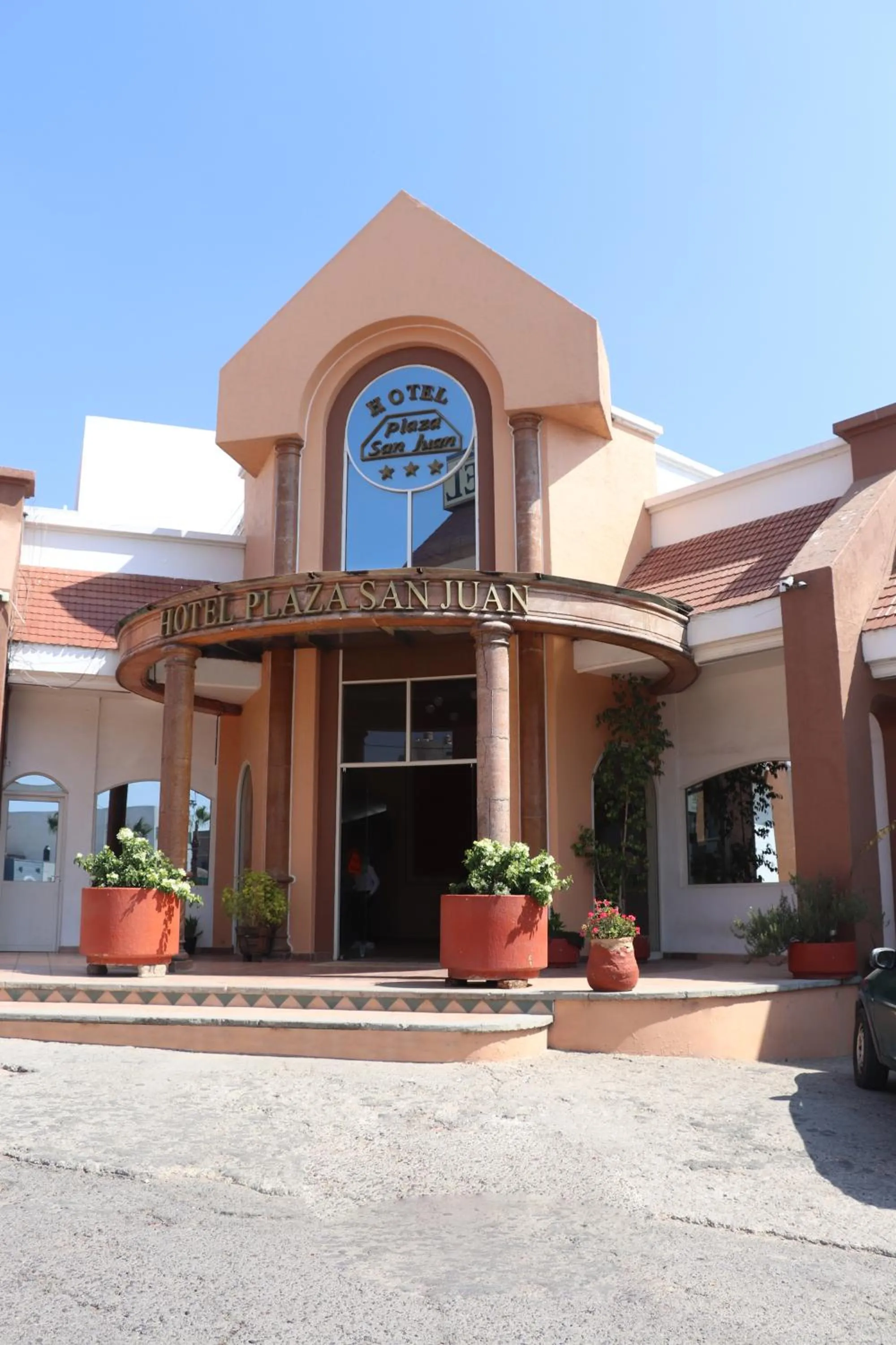 Property building in Hotel Plaza San Juan