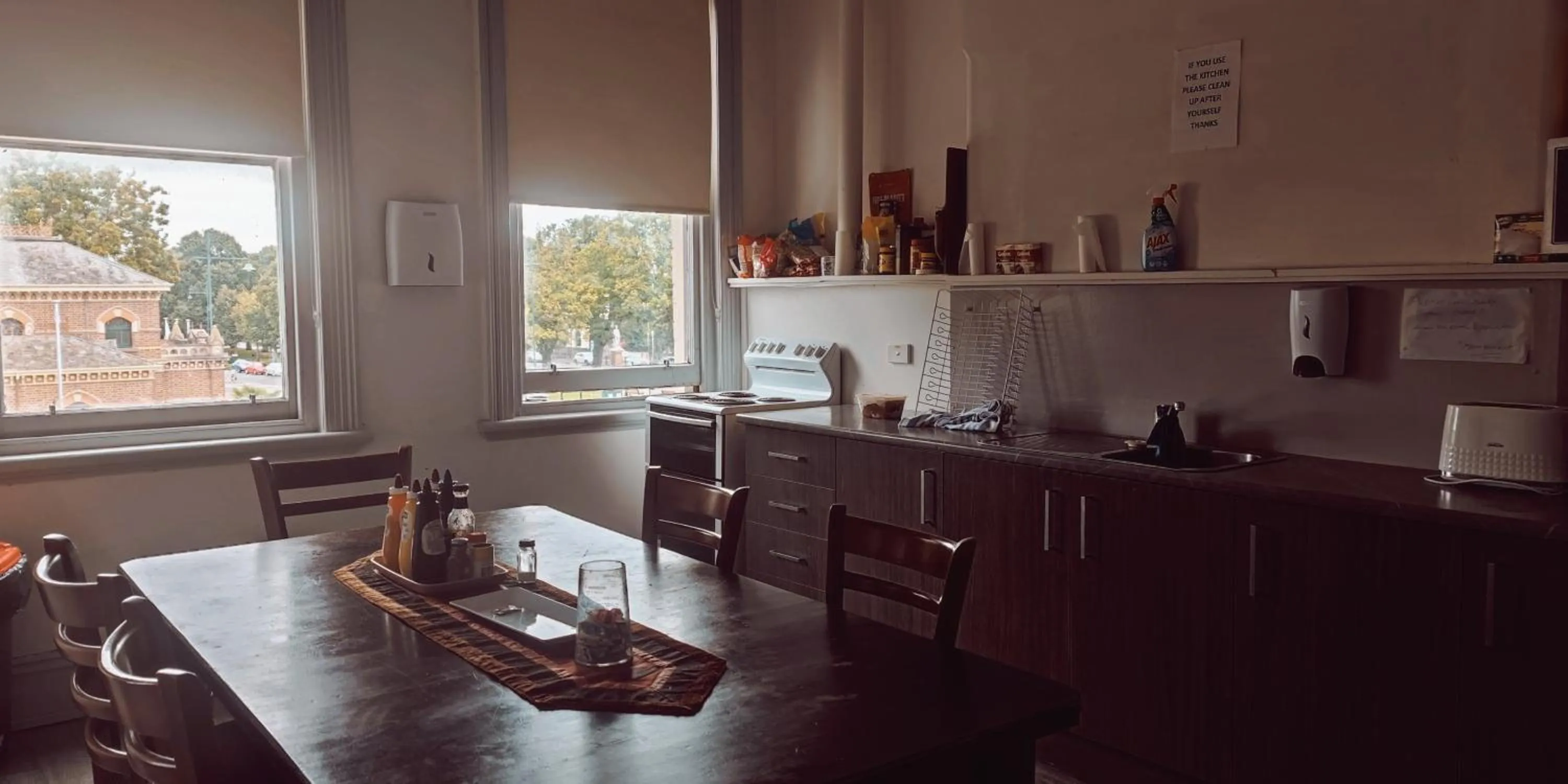 Kitchen or kitchenette in Leura Hotel