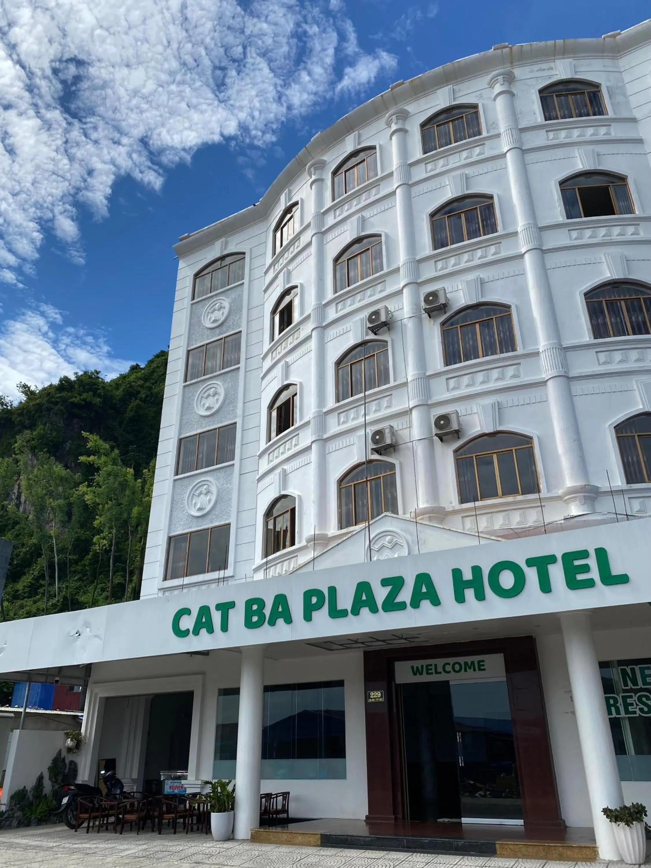 Property building in Cat Ba Plaza Hotel
