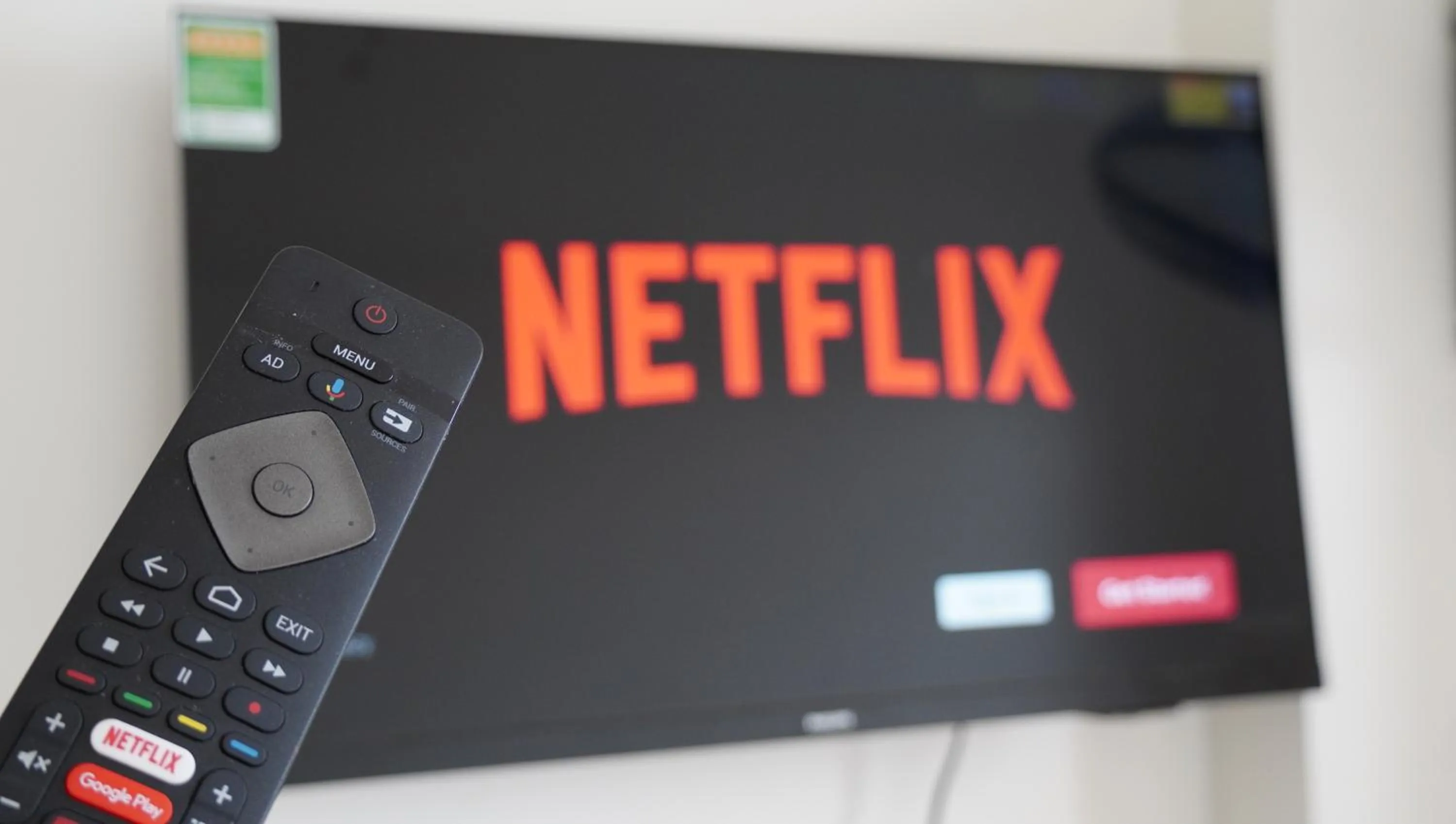 TV and multimedia in Cat Ba Plaza Hotel