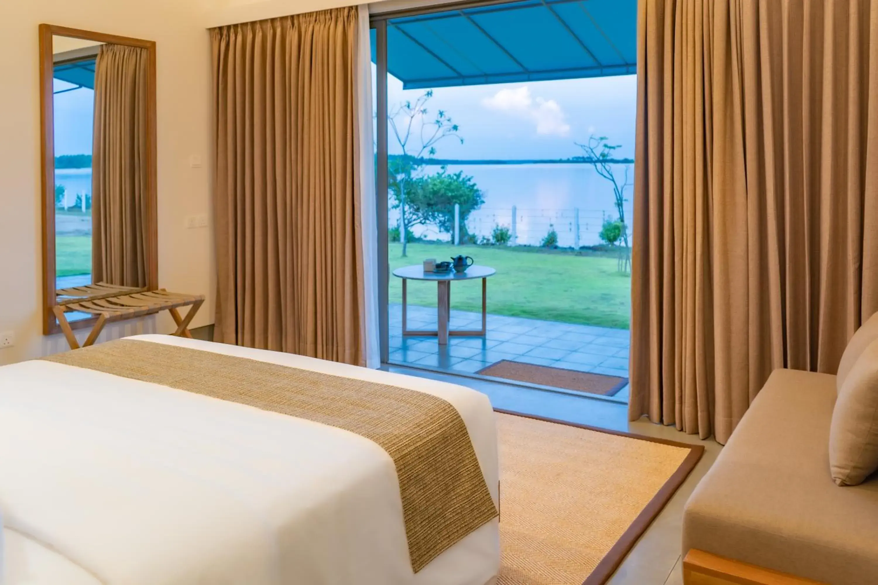 Deluxe Room with Lagoon View - single occupancy in Koddu Kalpitiya Deluxe Room with Lagoon View - single occupancy in Koddu Kalpitiya