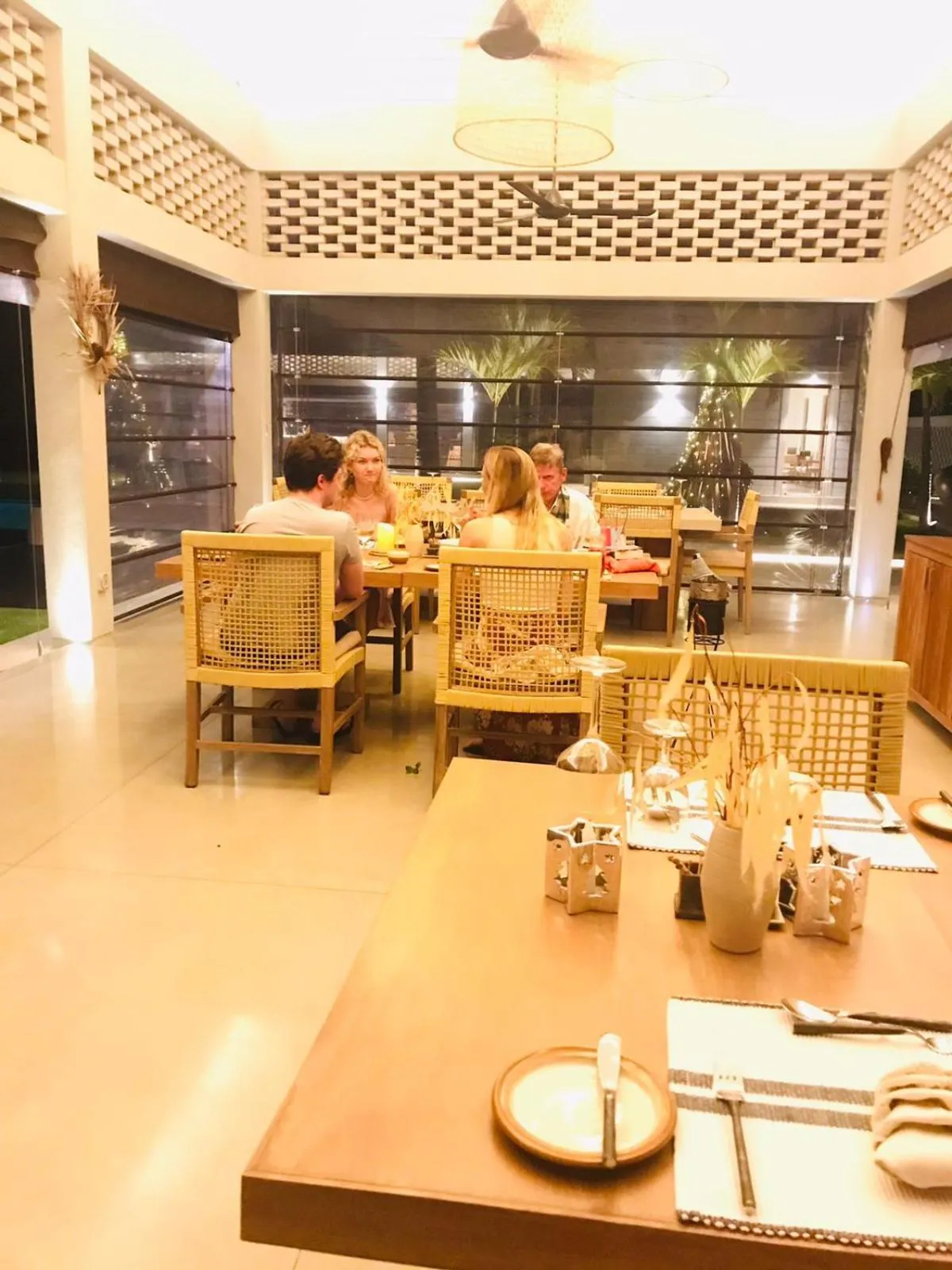 Restaurant/places to eat in Koddu Kalpitiya