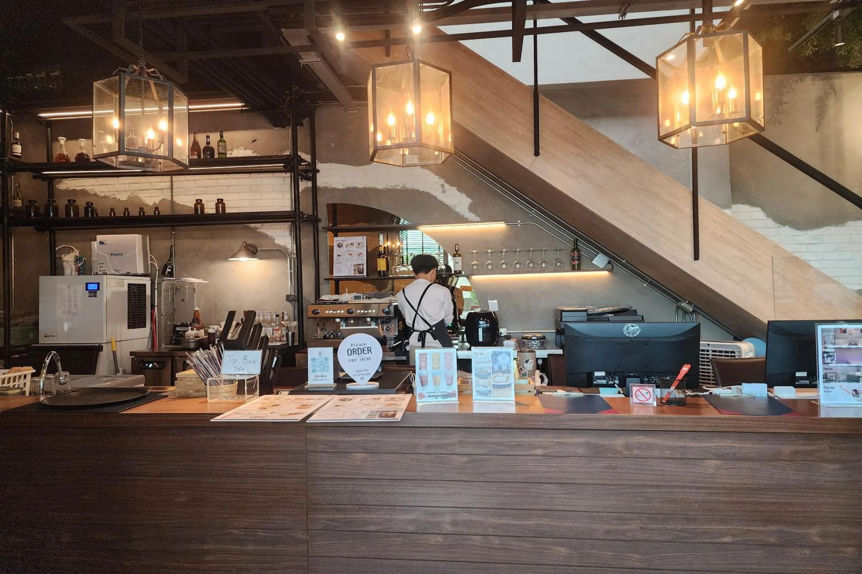 Lounge or bar in J PLACE HOTEL