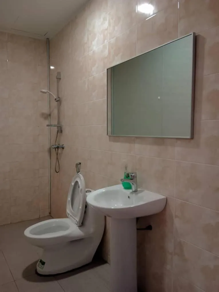 Bathroom in TOWERMAS HOTEL