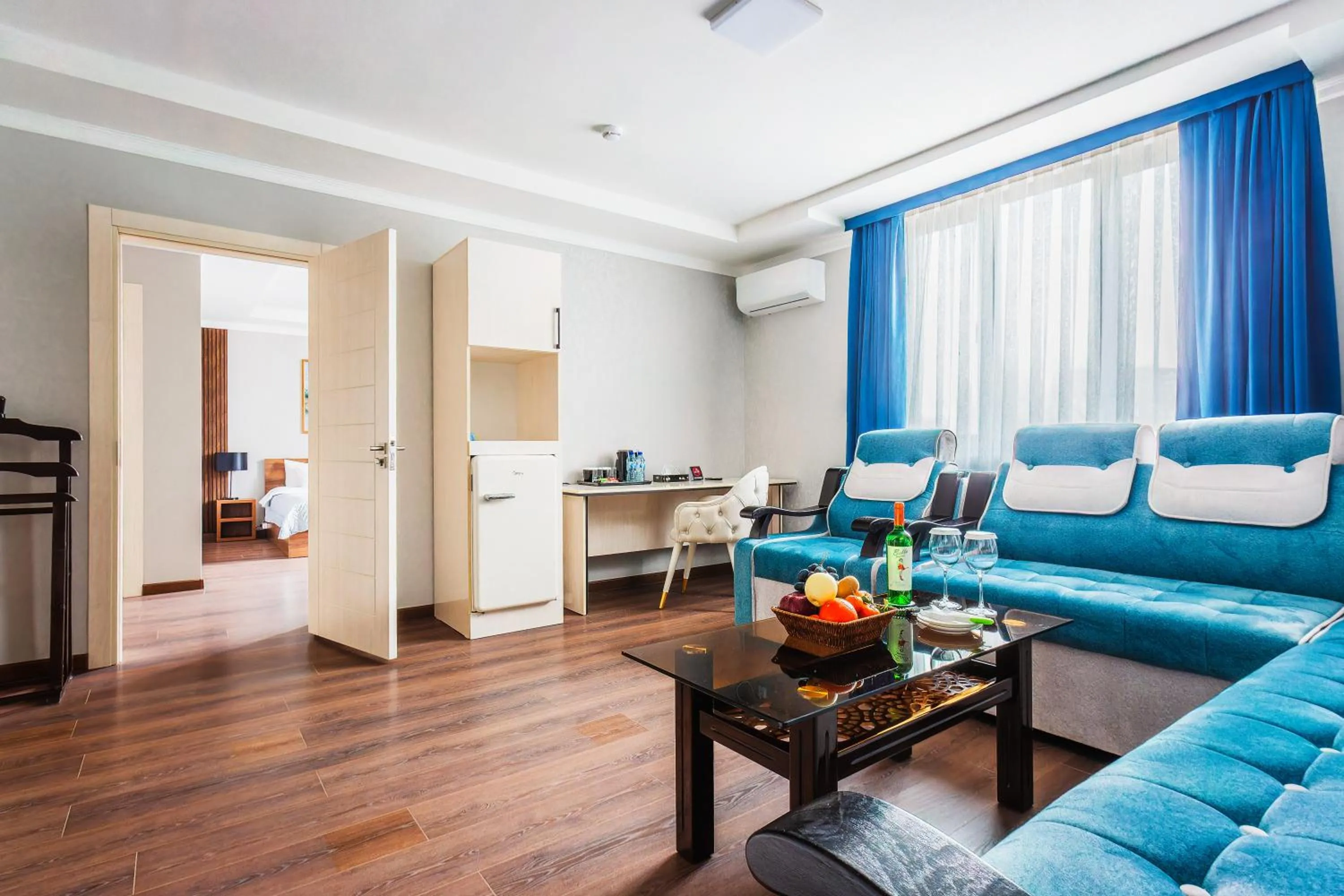 TV and multimedia in RICH PARK HOTEL