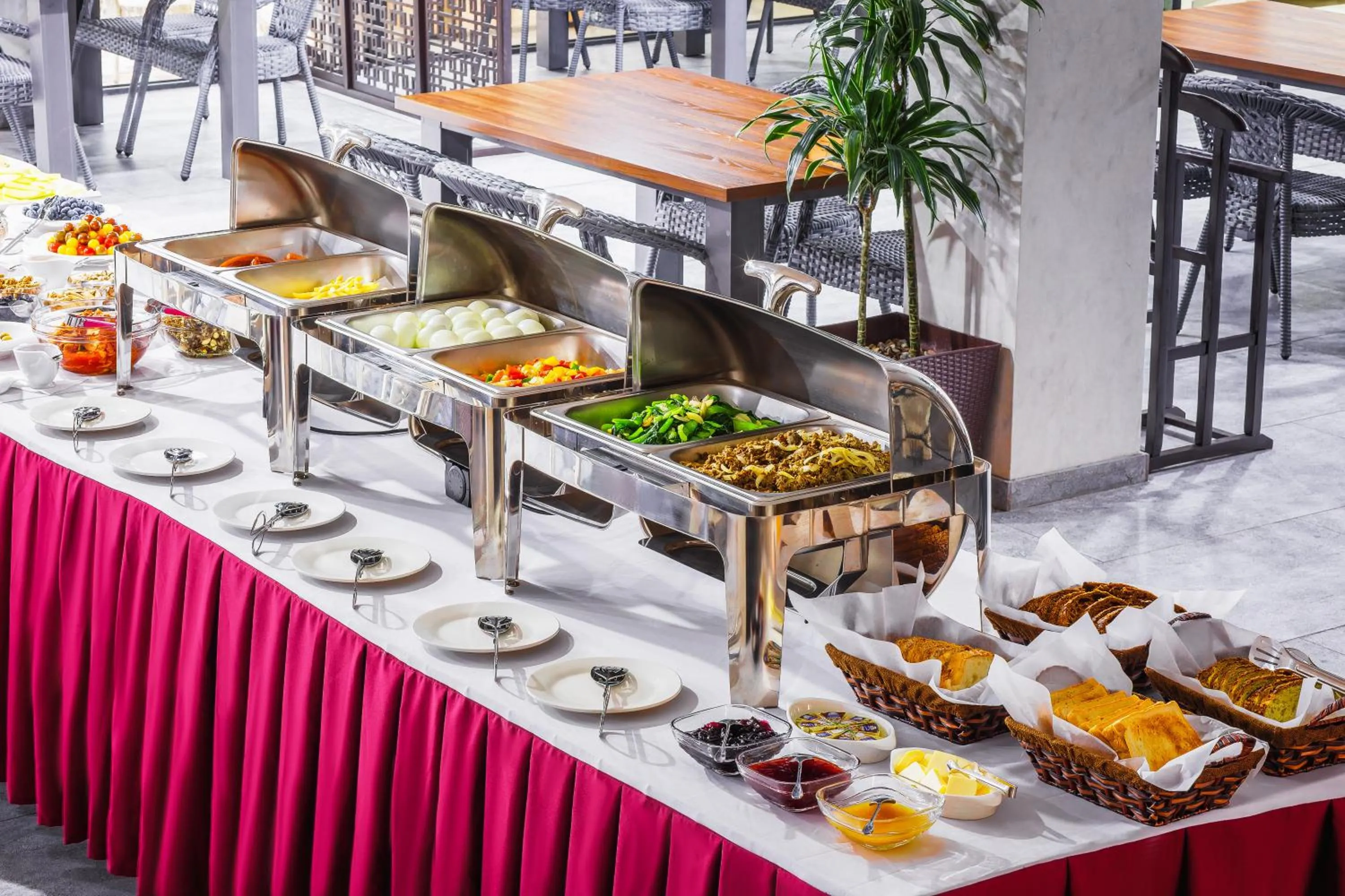 Breakfast in RICH PARK HOTEL