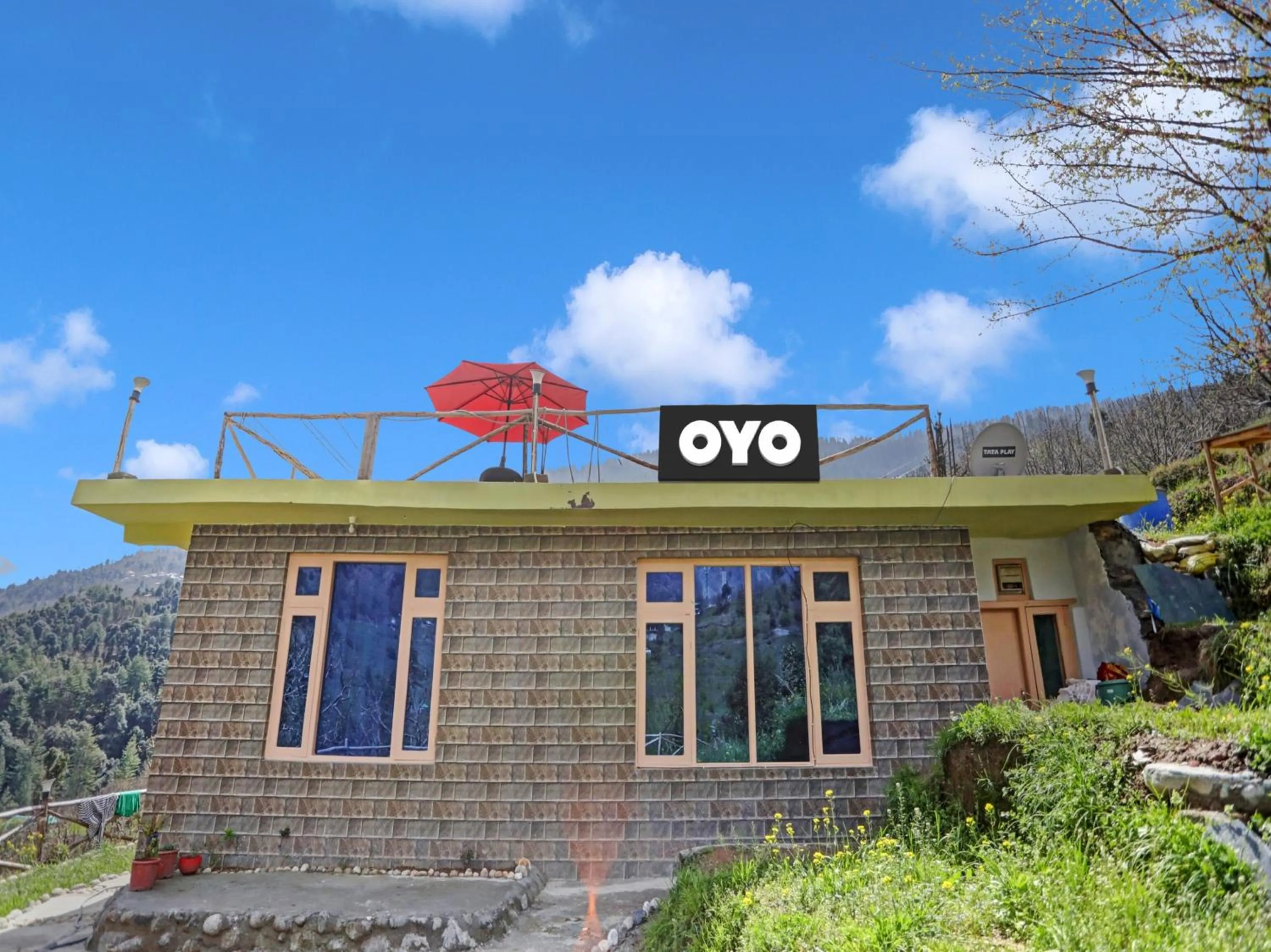 Facade/entrance in Hotel O Mystical Home Stay