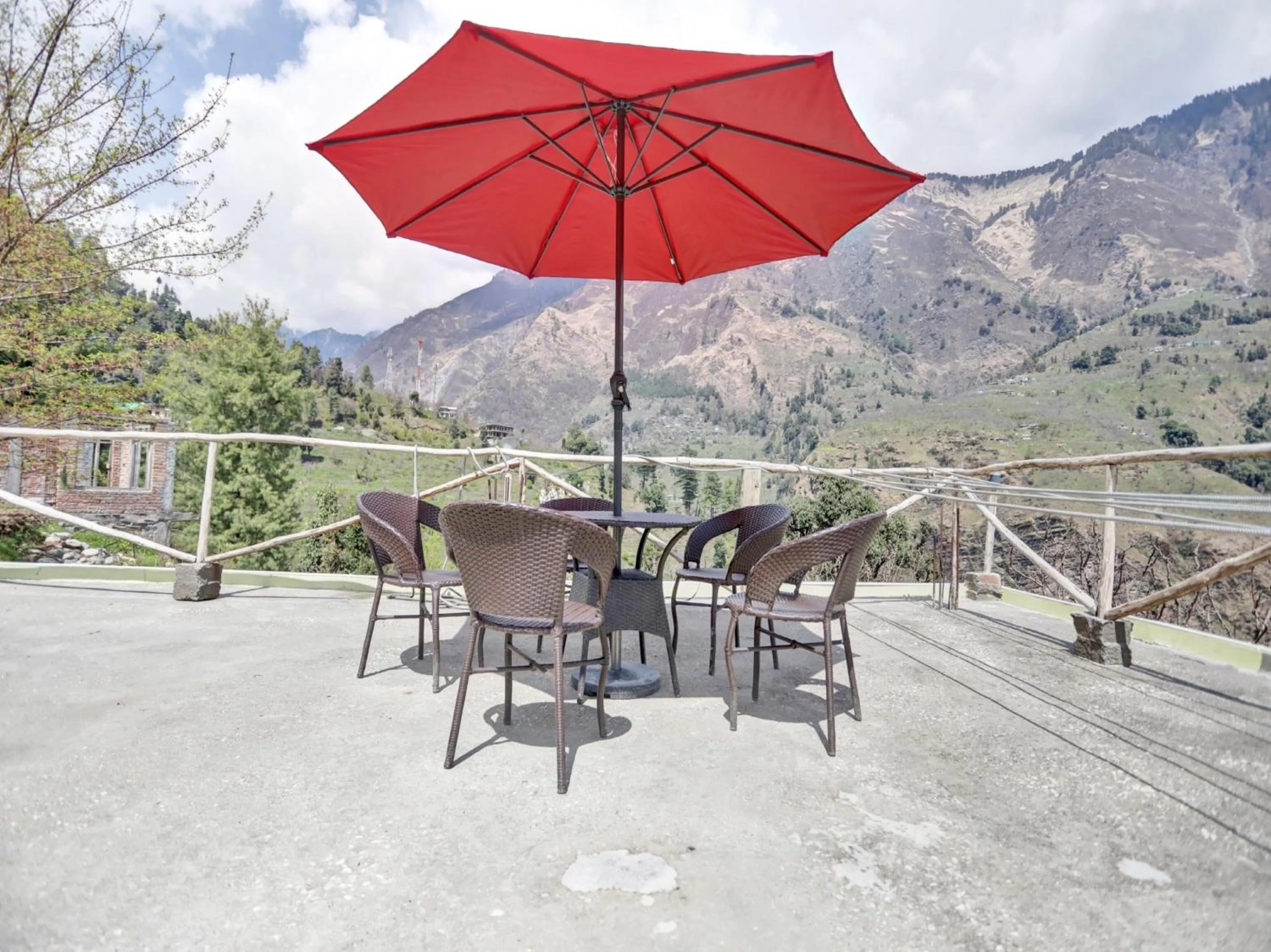 Restaurant/places to eat in Hotel O Mystical Home Stay