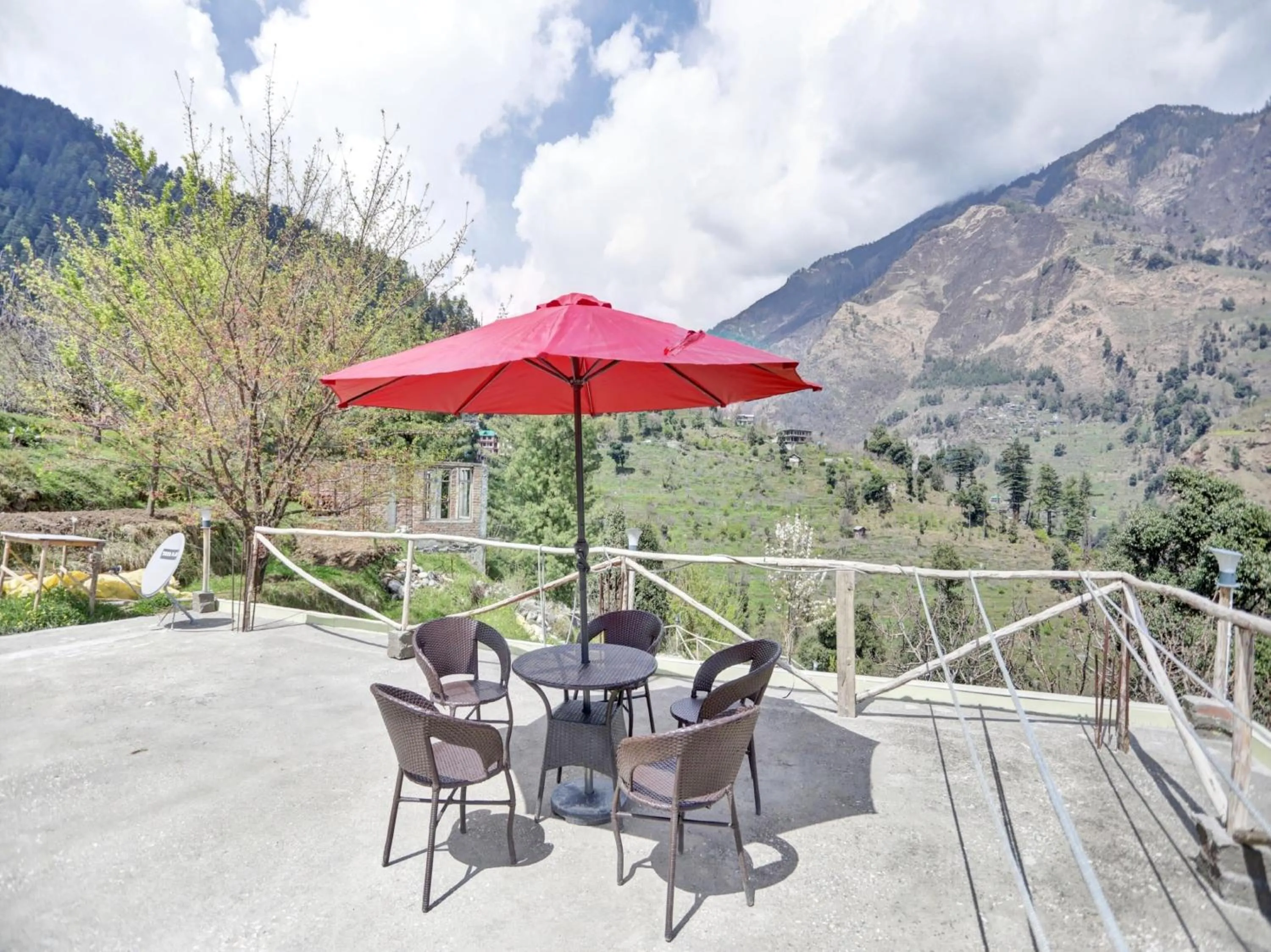 Restaurant/places to eat in Hotel O Mystical Home Stay