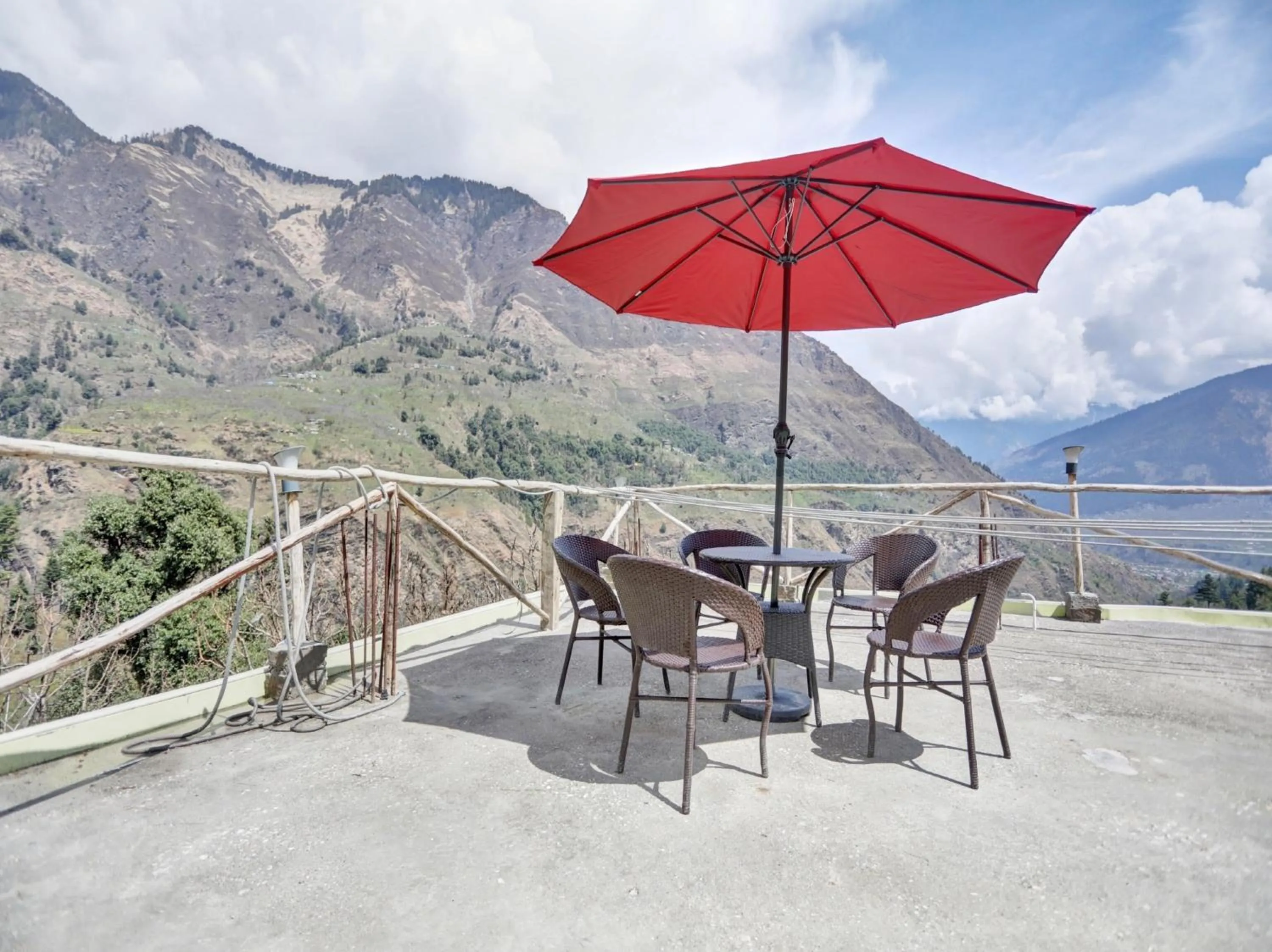 Restaurant/places to eat in Hotel O Mystical Home Stay