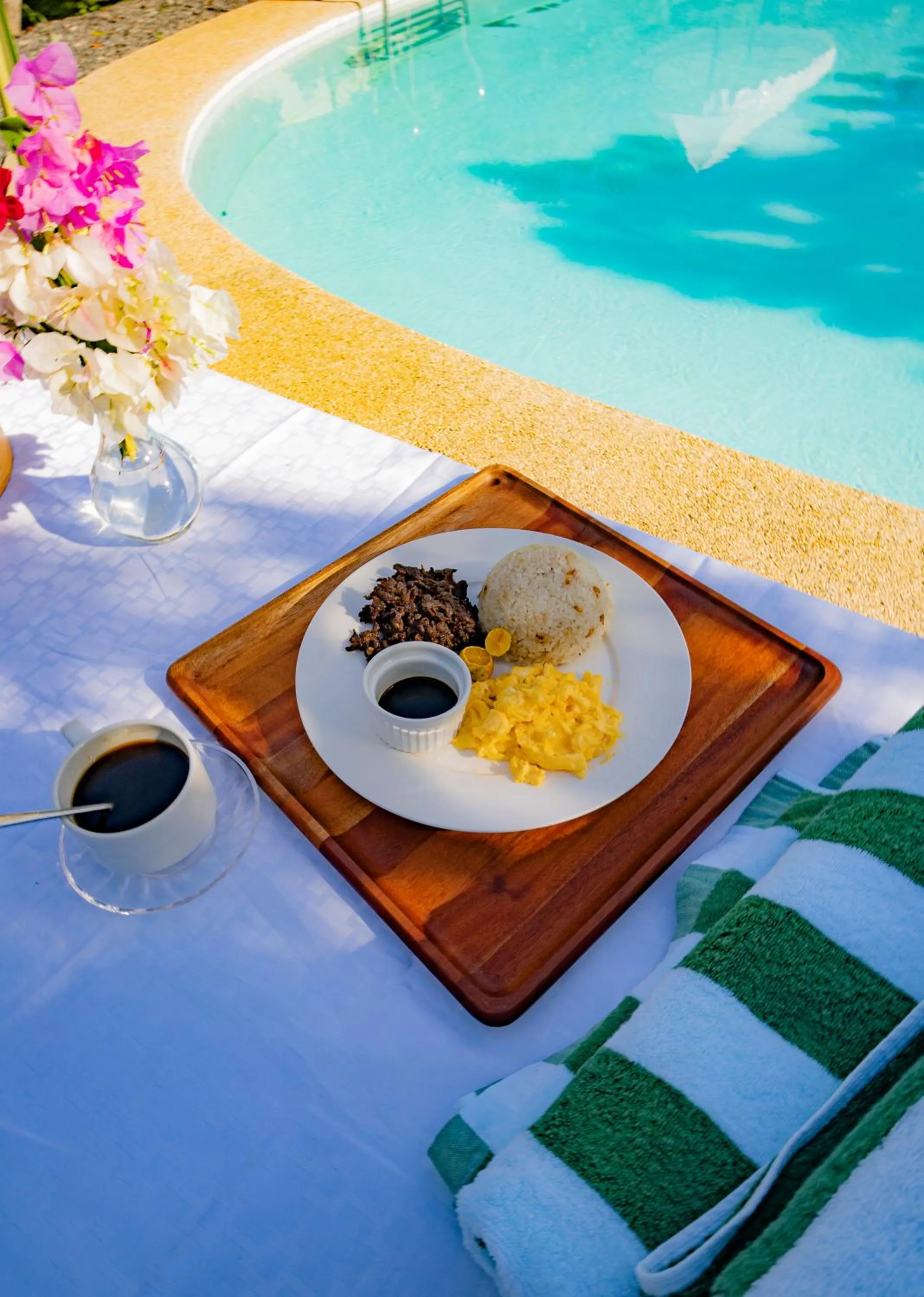 Breakfast in Ana-as Apartelle (GGL)