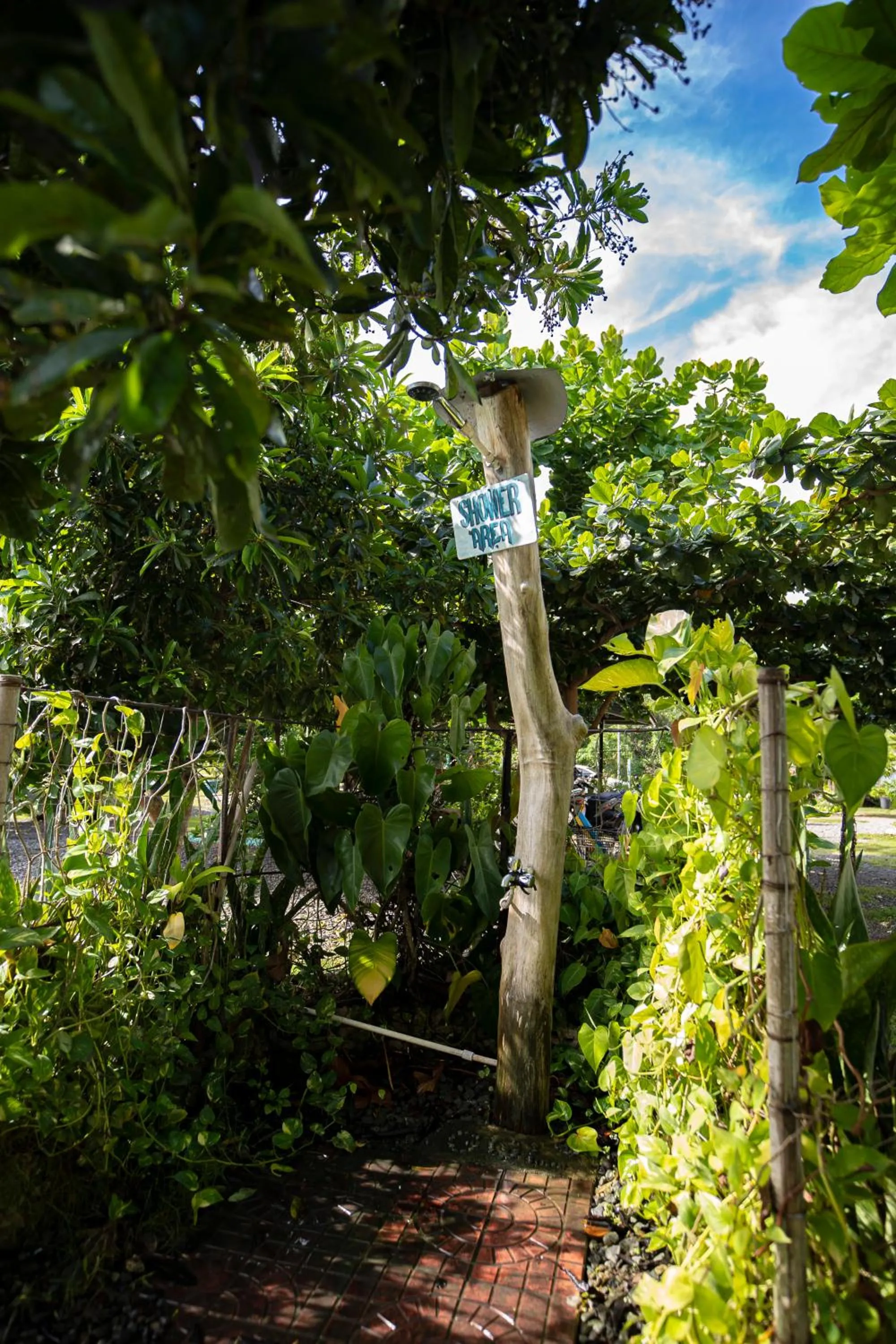 Property building in Ana-as Apartelle (GGL)