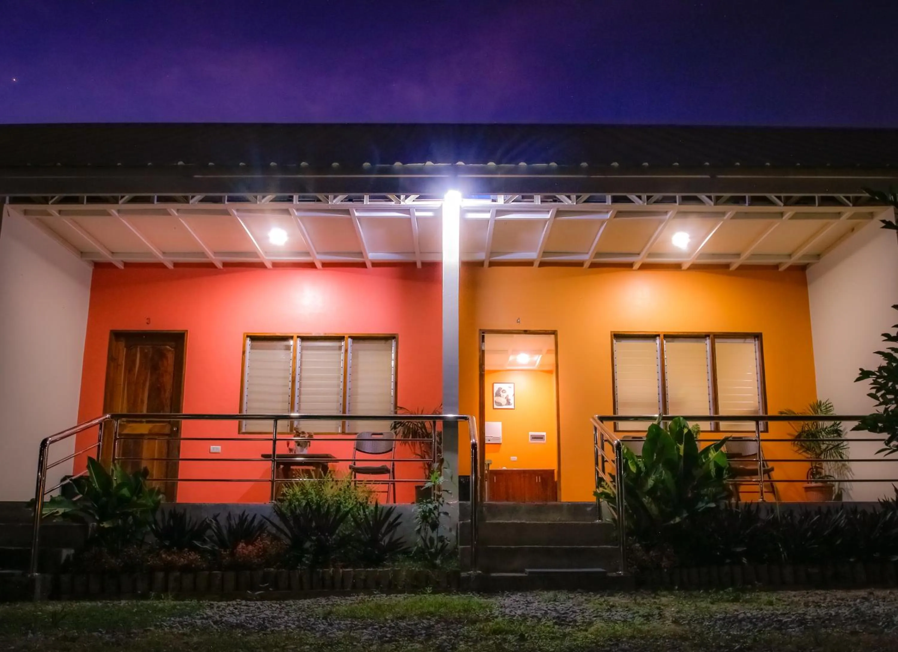 Night in Ana-as Apartelle (GGL)