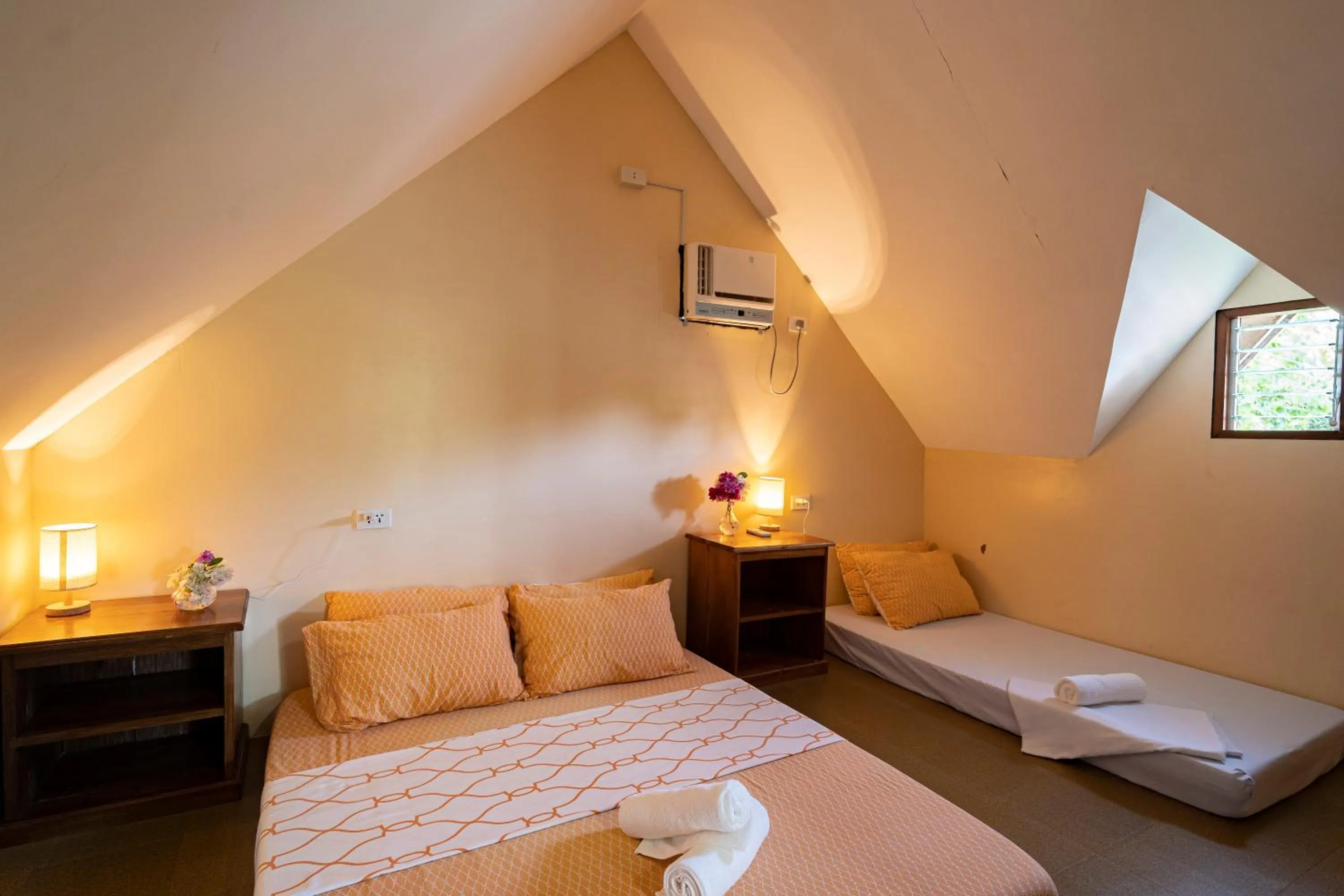 Photo of the whole room, Bed in Ana-as Apartelle (GGL)