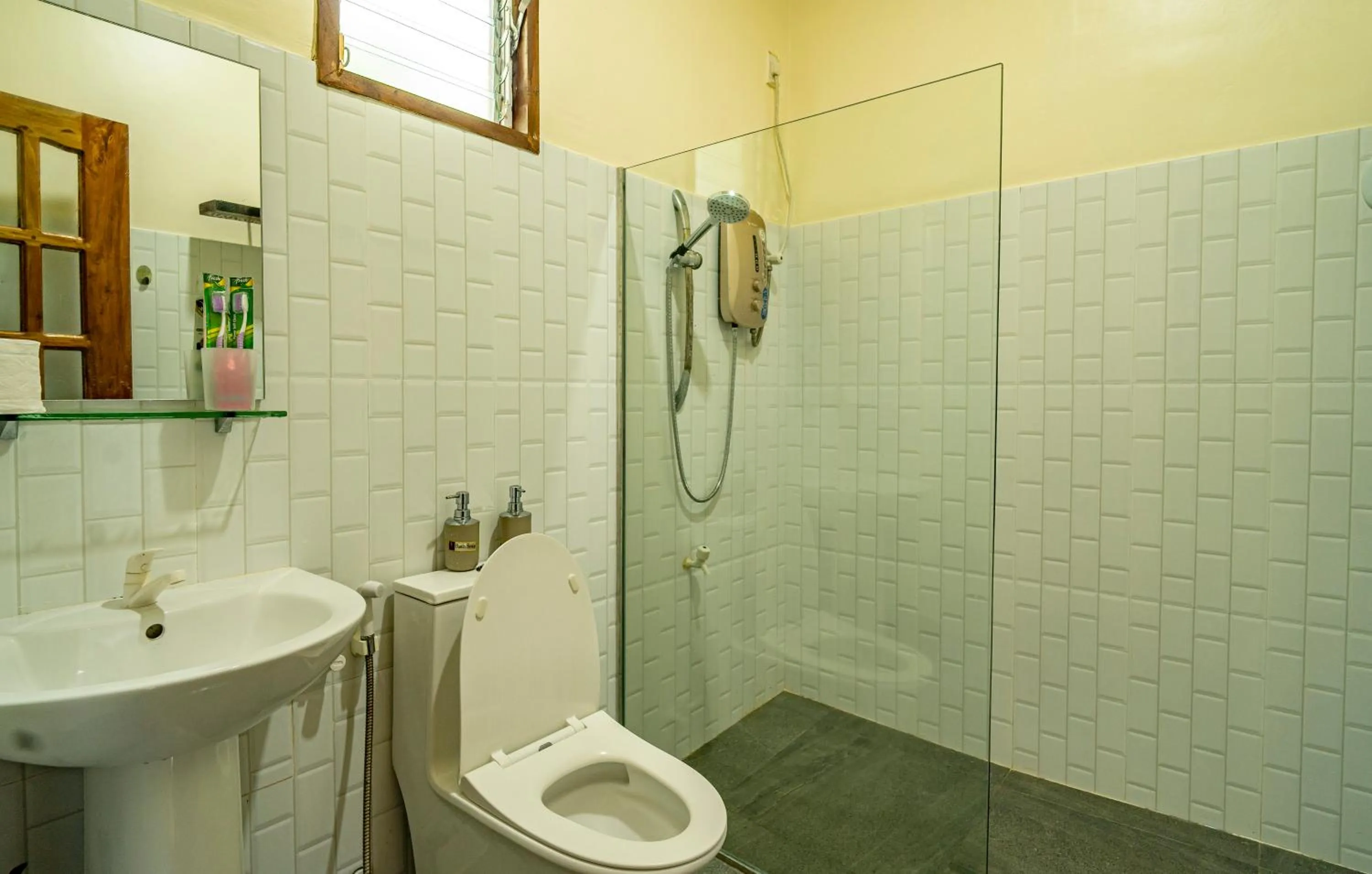 Bathroom in Ana-as Apartelle (GGL)