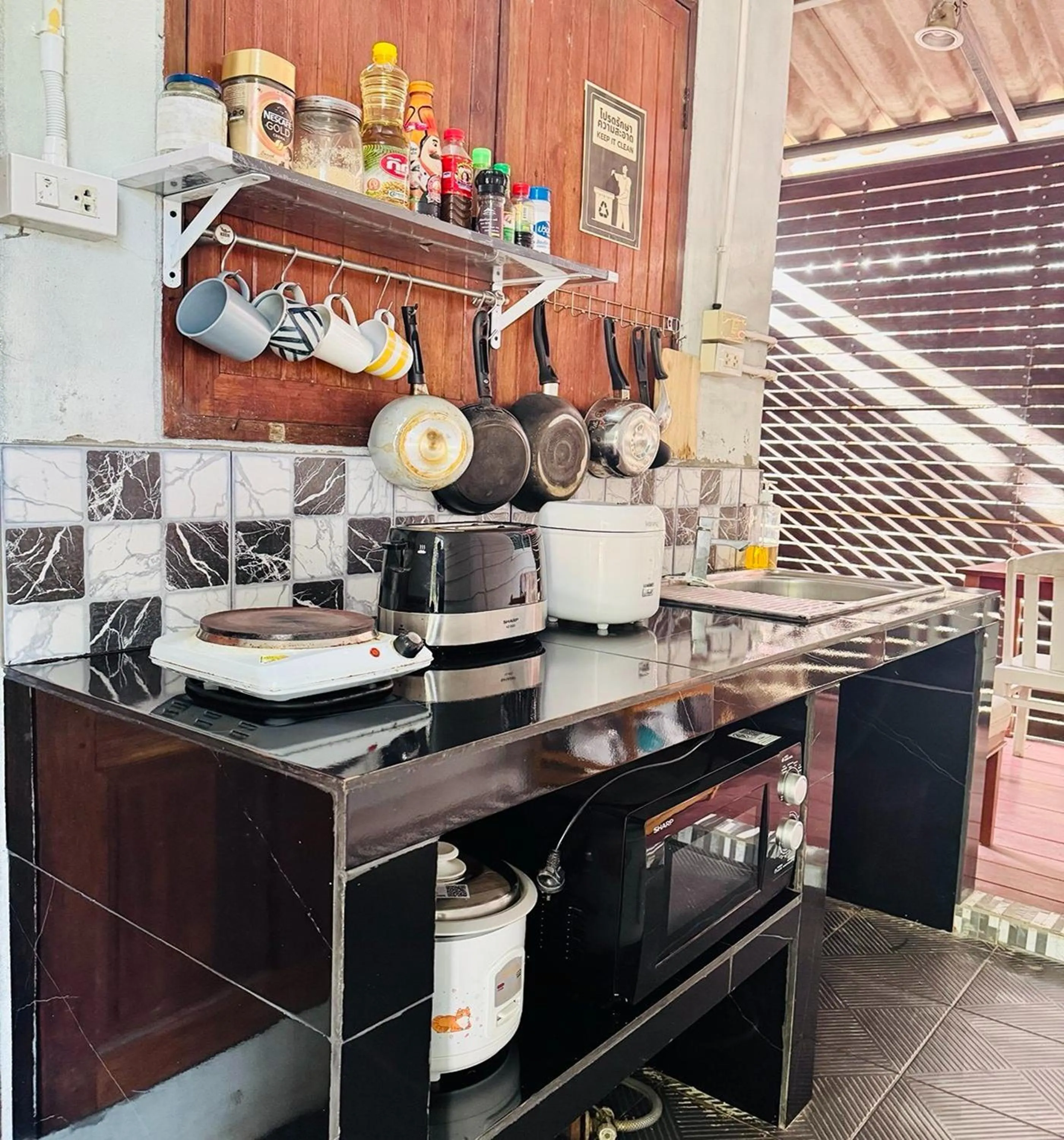 Kitchen or kitchenette in Bann Kam B&B