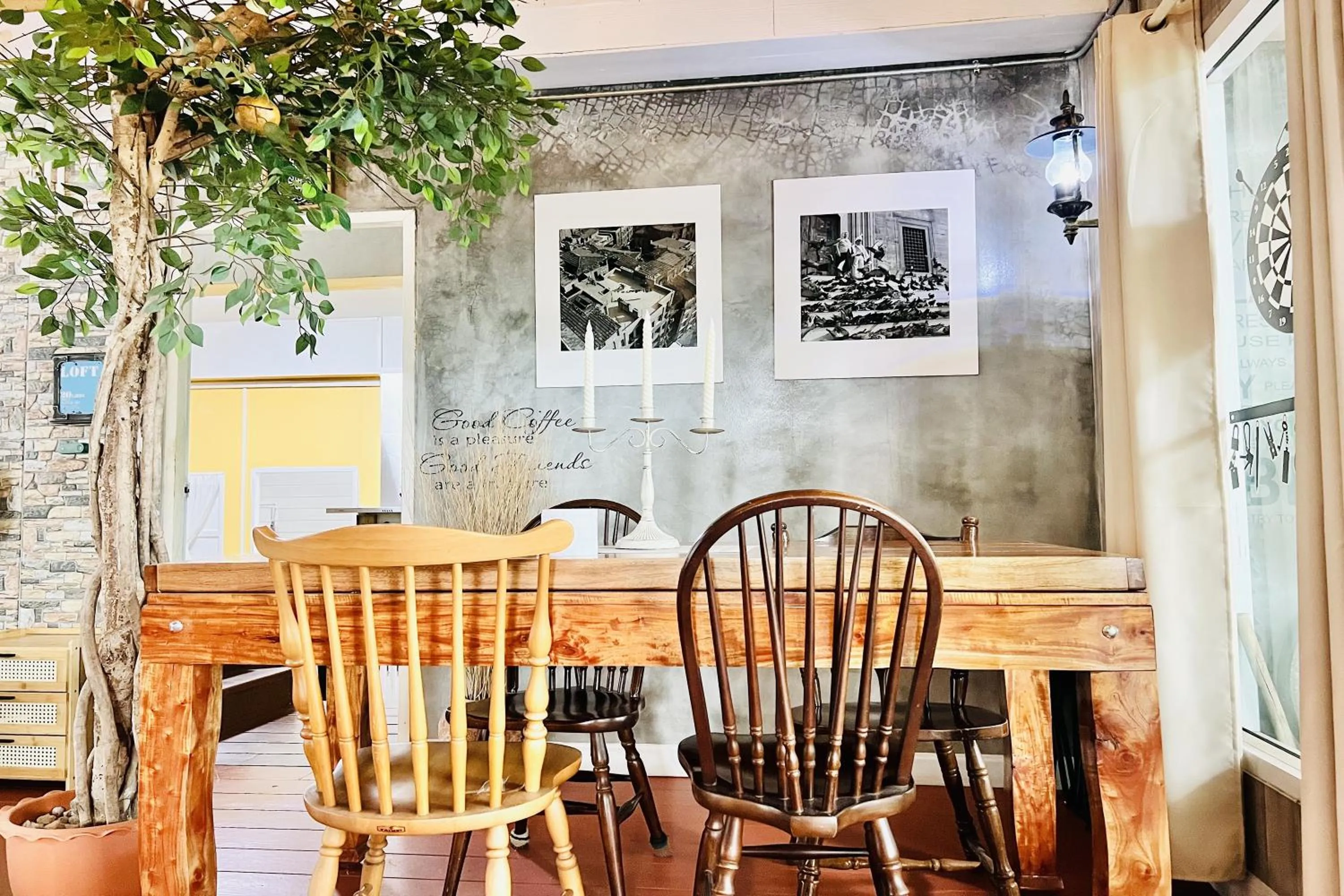Seating area in Bann Kam B&B