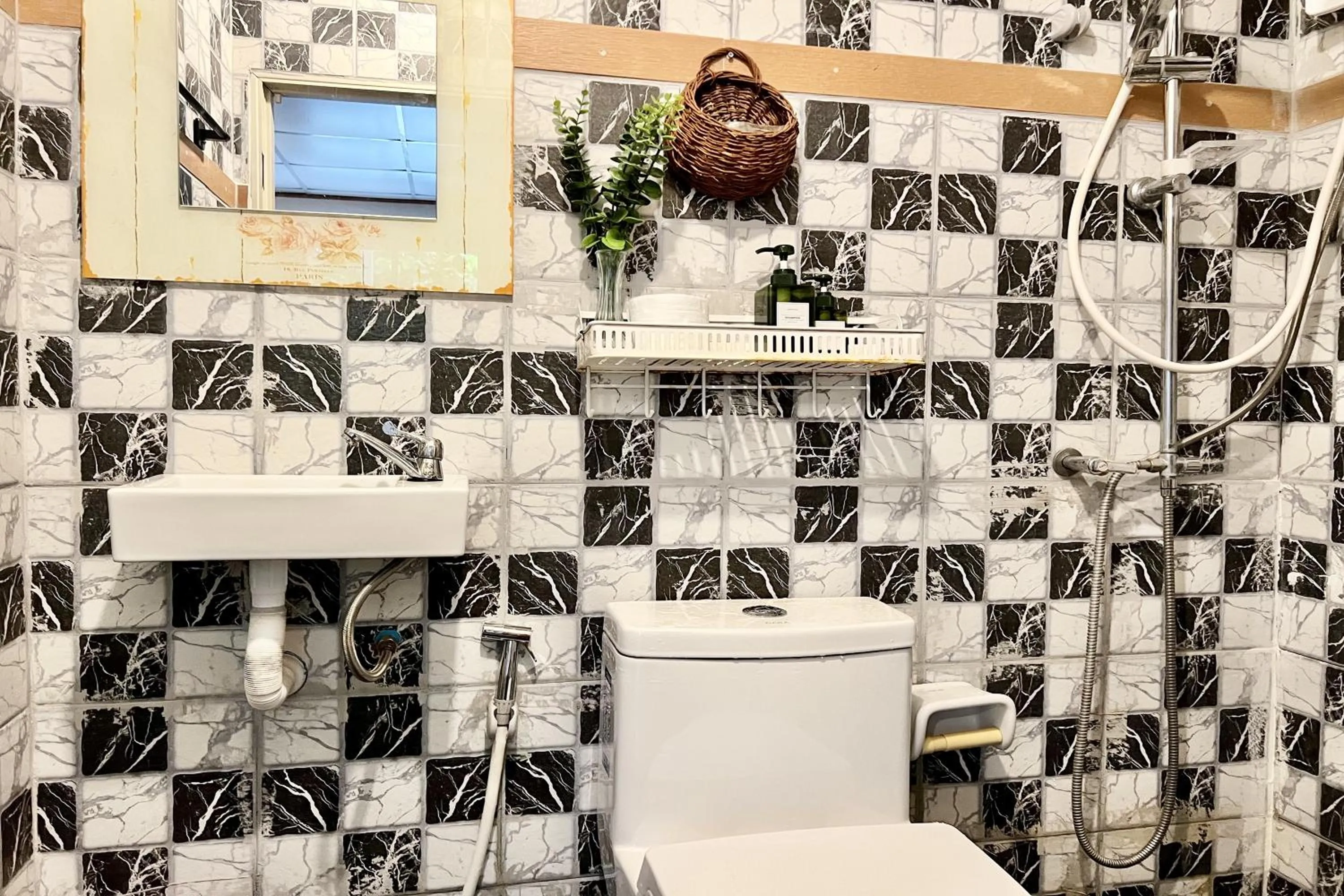 Toilet in Bann Kam B&B