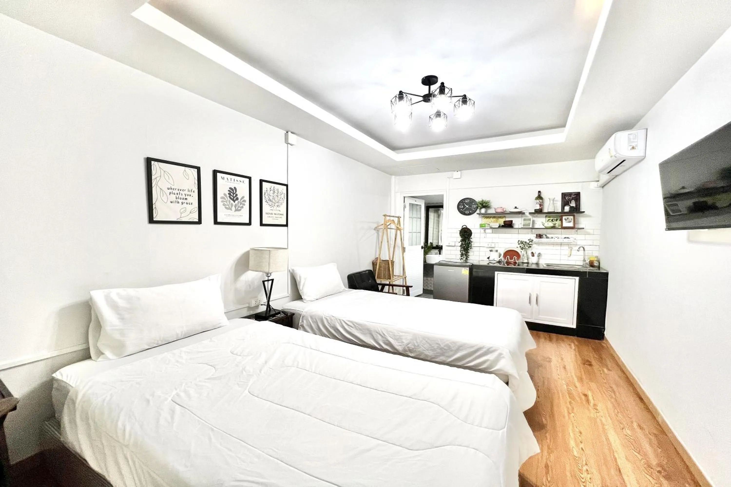 Photo of the whole room, Bed in Bann Kam B&B