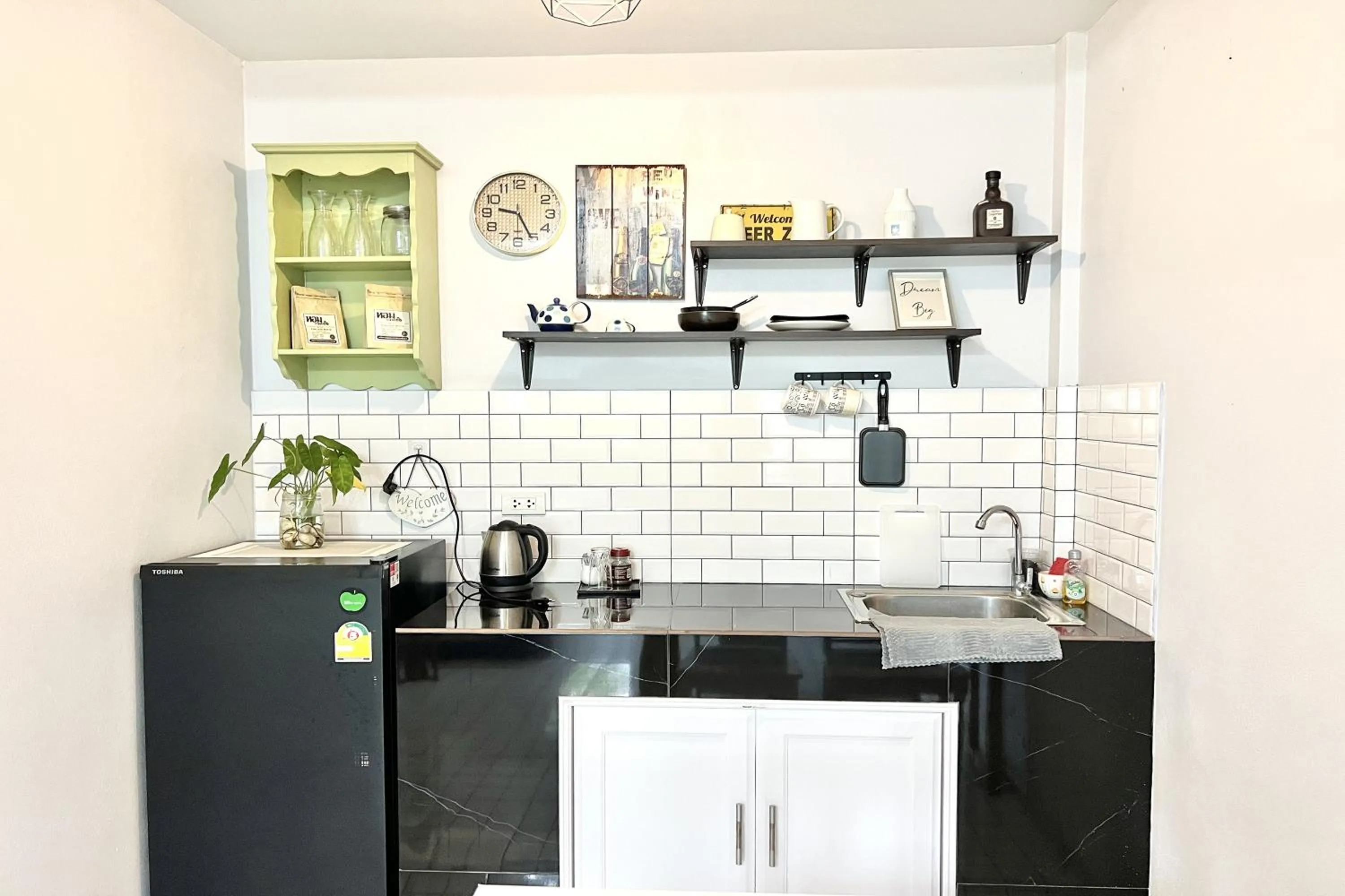 Kitchen or kitchenette in Bann Kam B&B