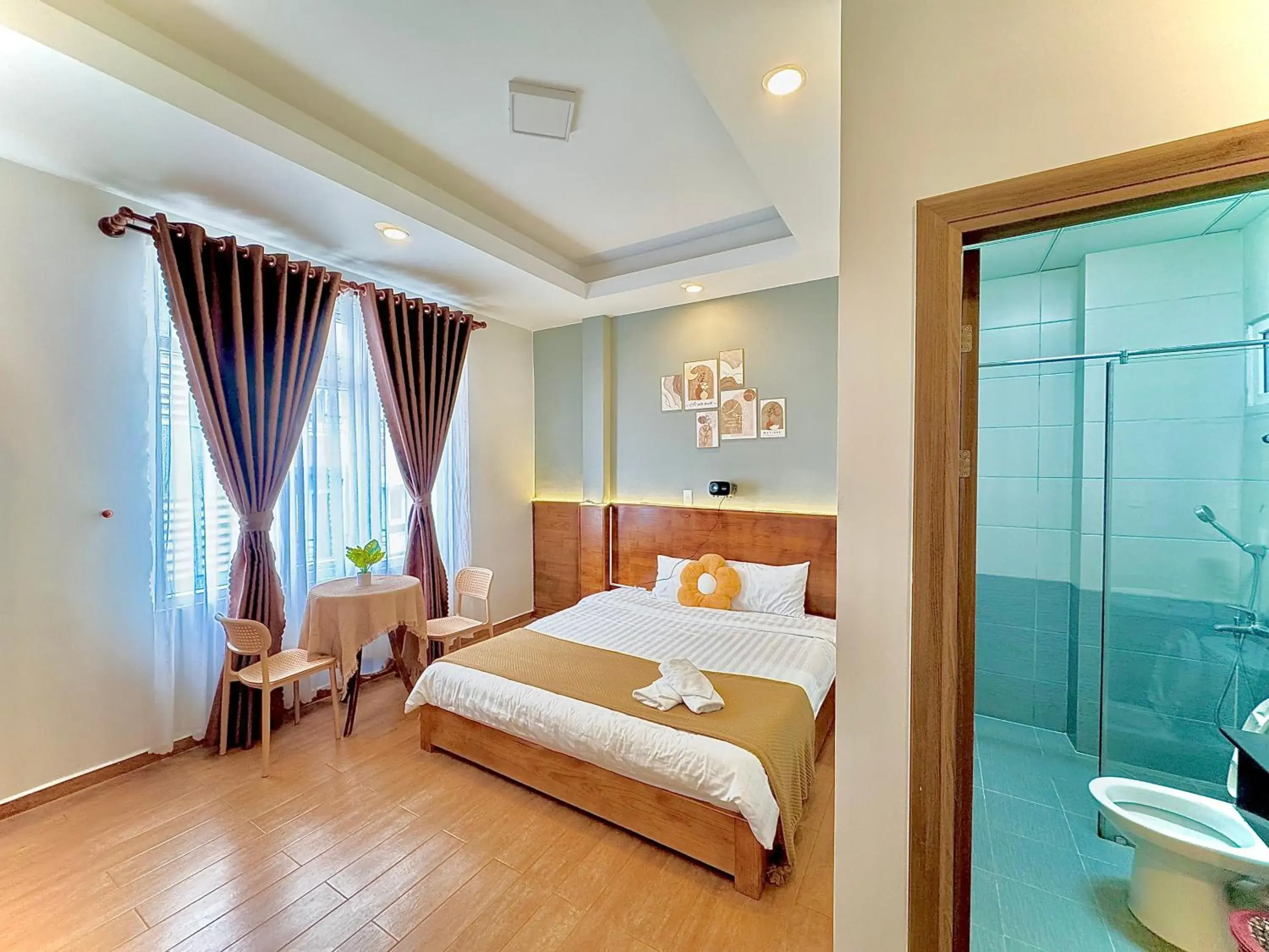 Deluxe King Studio in Quang Minh Dalat Hotel Deluxe King Studio in Quang Minh Dalat Hotel