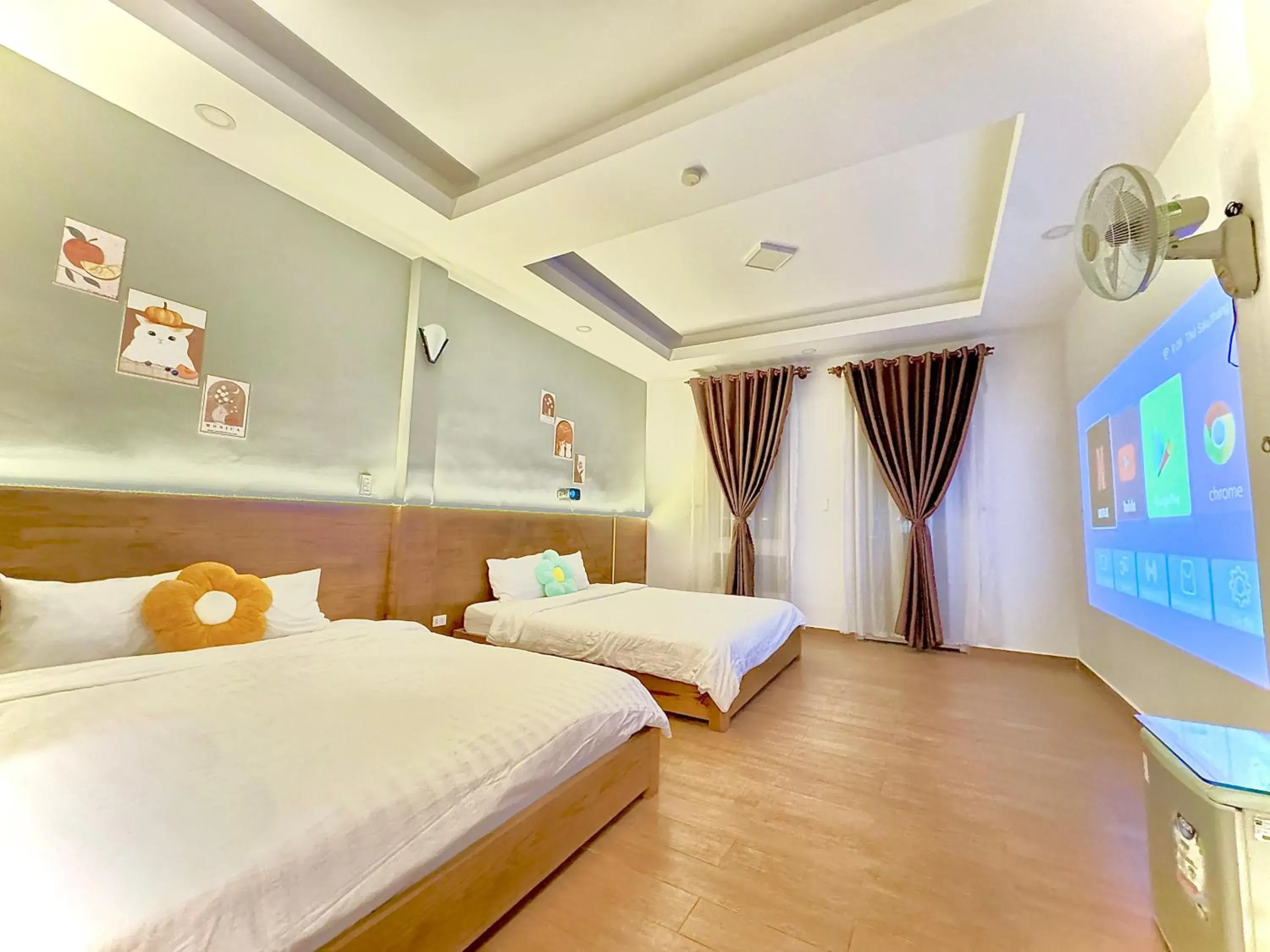 Family Room with Balcony in Quang Minh Dalat Hotel Family Room with Balcony in Quang Minh Dalat Hotel