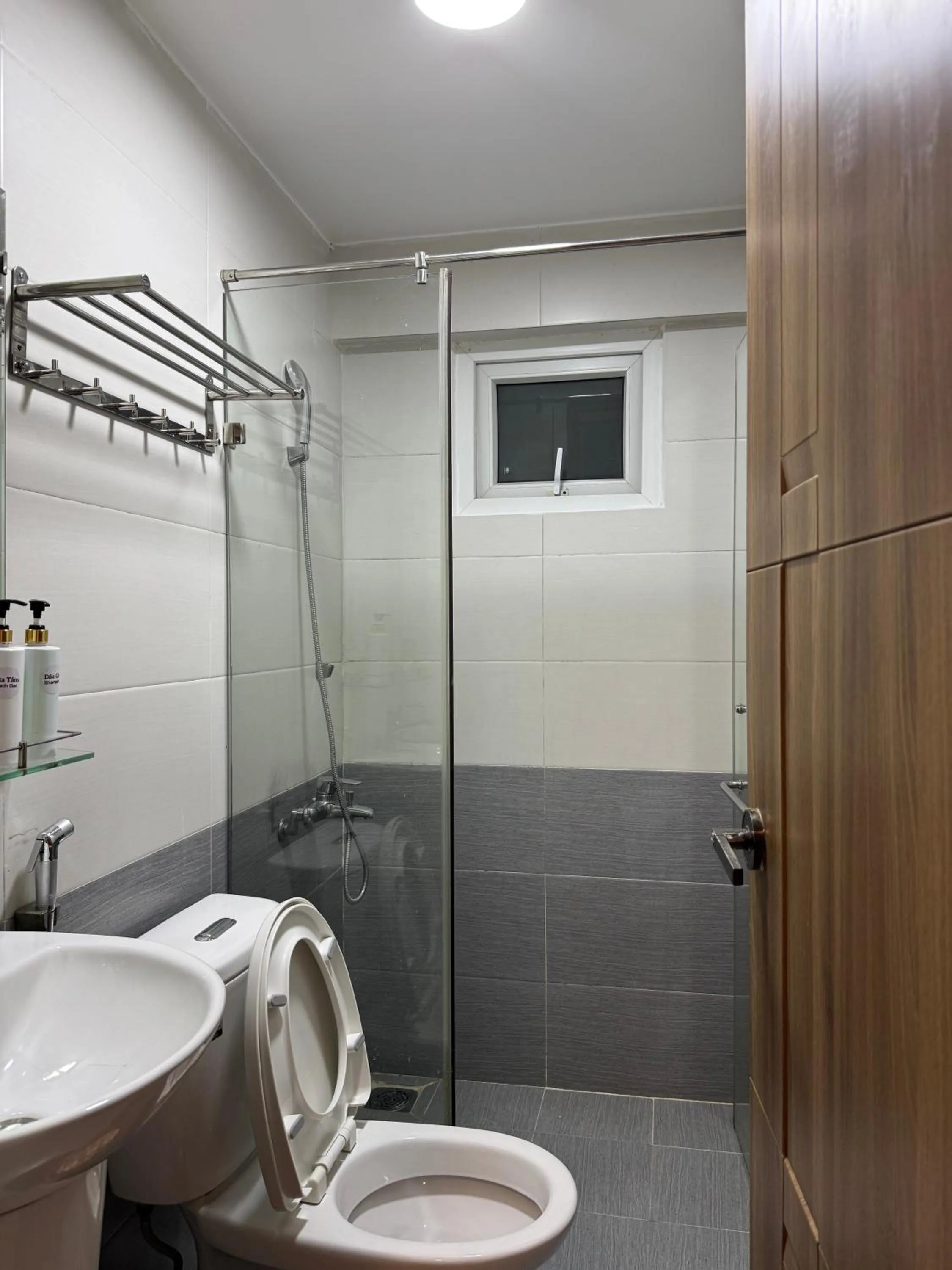 Bathroom in Quang Minh Dalat Hotel