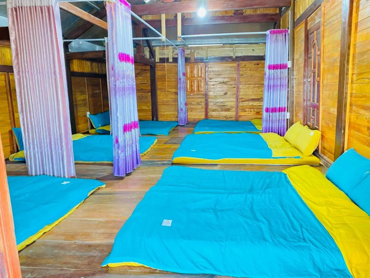 Bed in May Home Tà Xùa