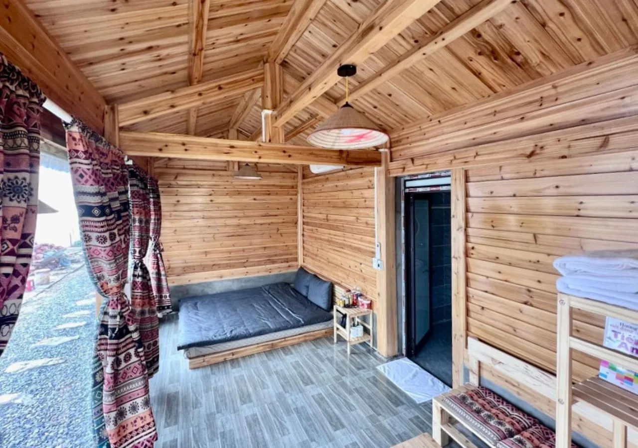 Bed in May Home Tà Xùa