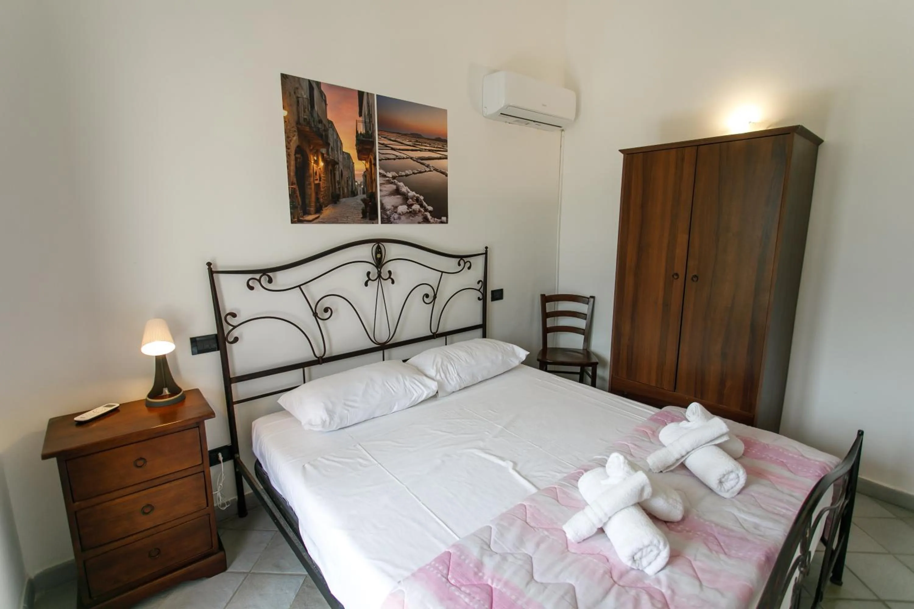 Bedroom, Bed in SanVitoTour- Residence Il Baglio